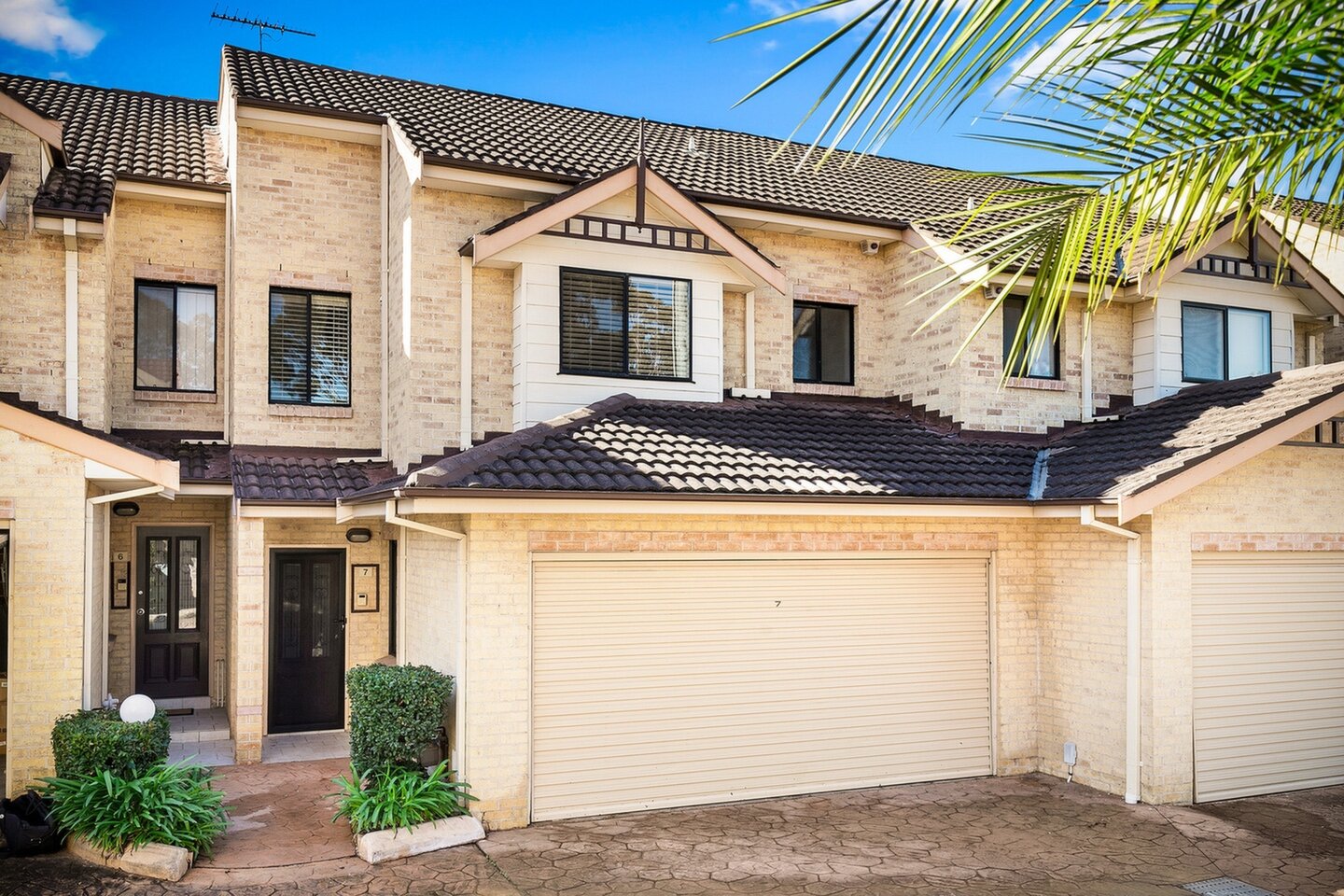 7/4-8 Russell Street, Baulkham Hills Sold by ResponseRE Walsh Sullivan Northmead - image 1