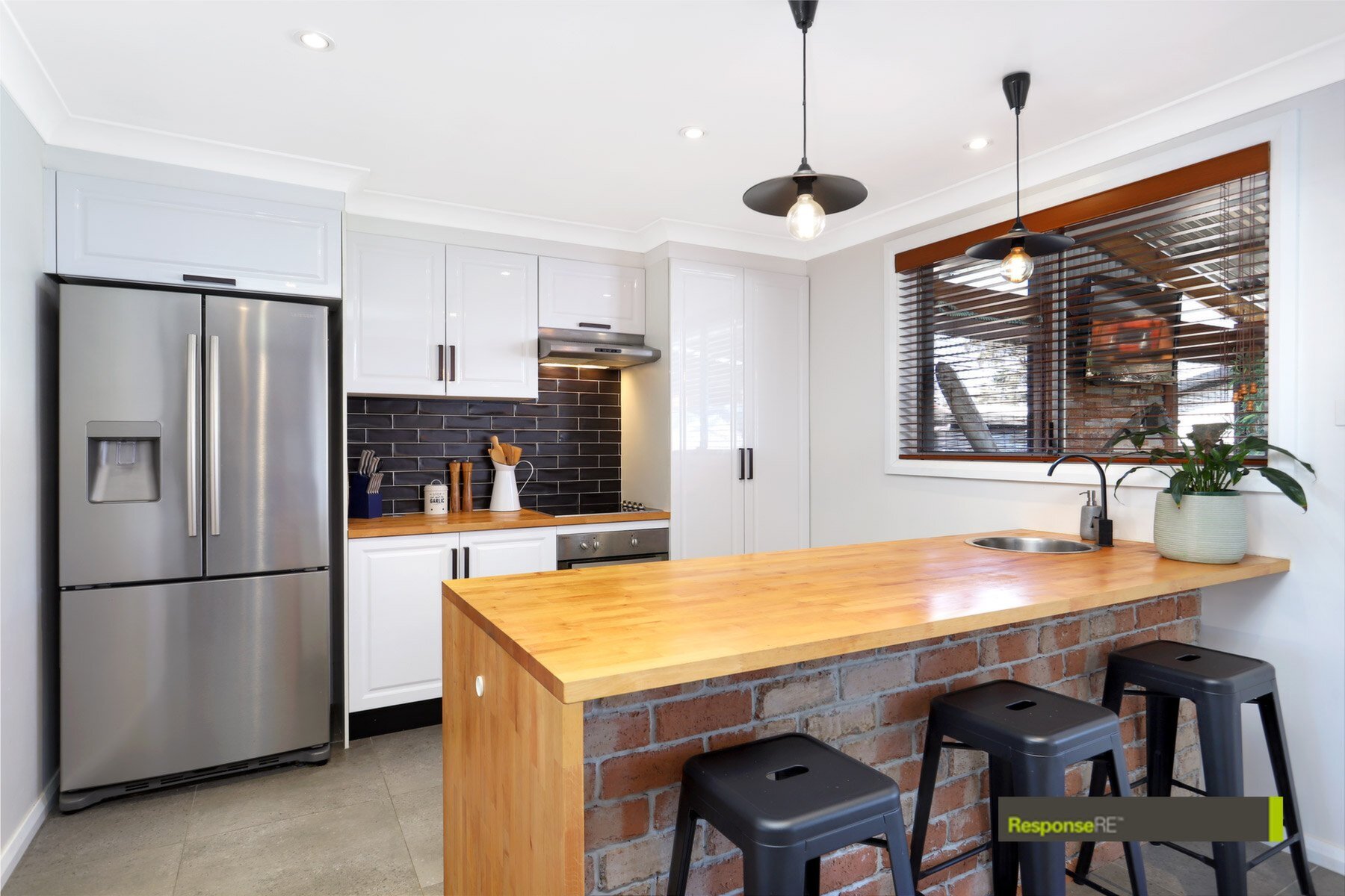 39 Hoyle Drive, Dean Park Sold by ResponseRE - image 1