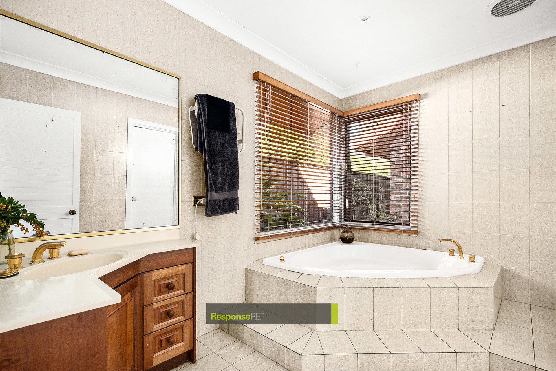 3 Therese Court, Baulkham Hills Sold by ResponseRE Walsh Sullivan Northmead - image 1