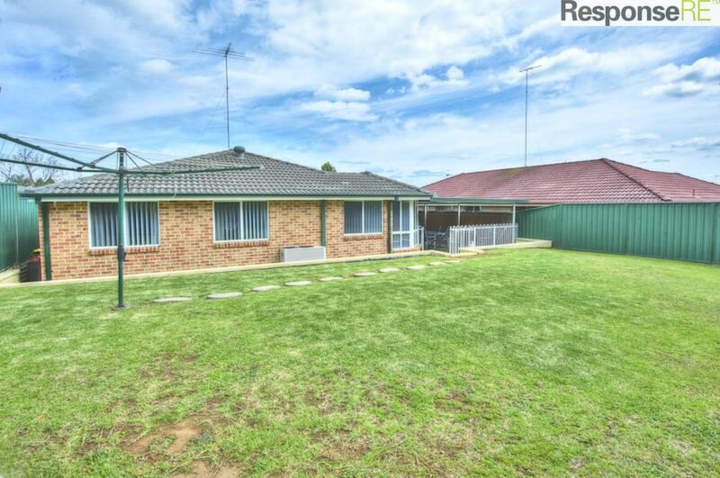 16 Falcon Crescent, Claremont Meadows Sold by Response Real Estate Penrith - image 1