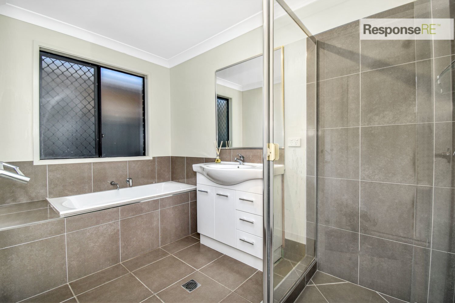 3 Oriri Avenue, Glenmore Park Sold by ResponseRE Norwest - image 1