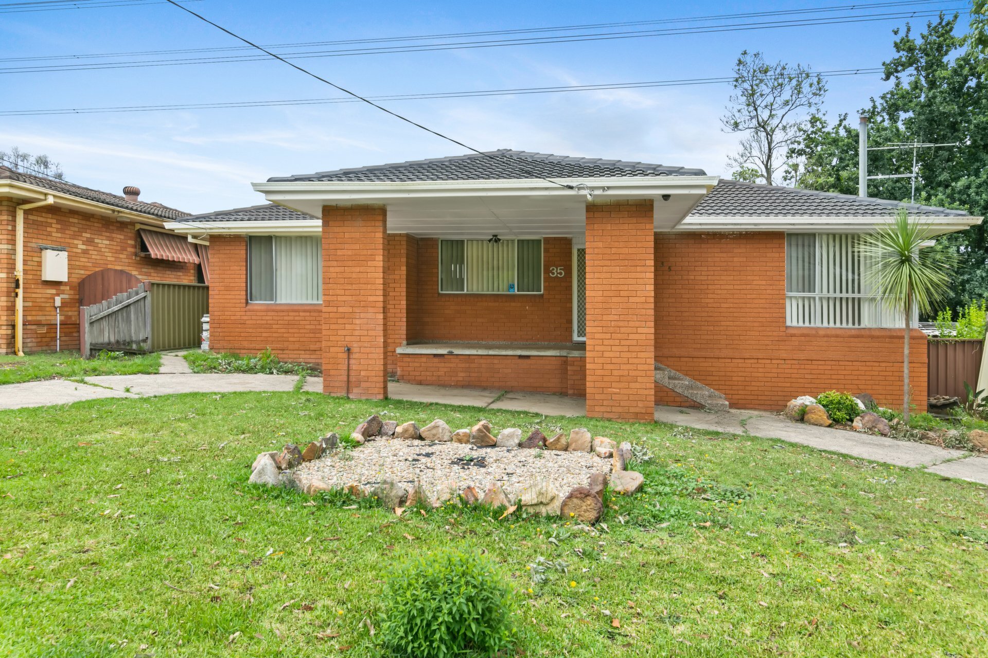 35 Lomond Crescent, Winston Hills Leased by ResponseRE Walsh Sullivan Baulkham Hills - image 1