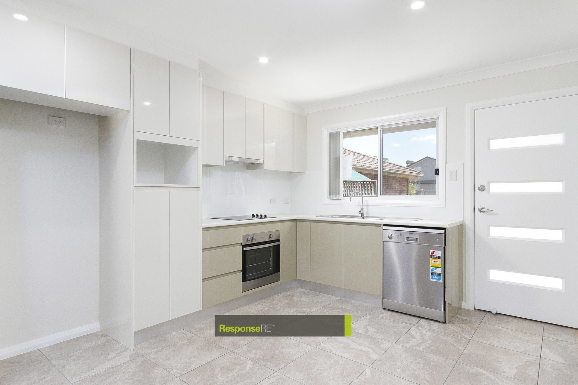 6A Sanders Crescent, Kings Langley Leased by ResponseRE Walsh Sullivan Baulkham Hills - image 1