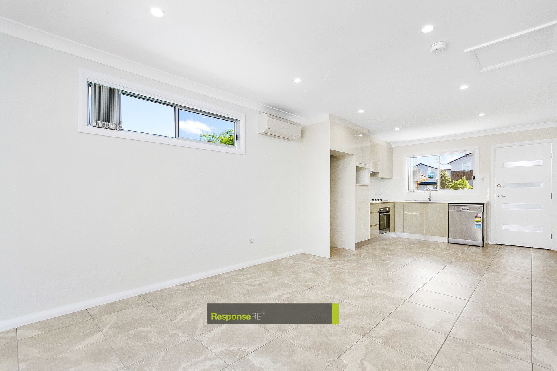 6A Sanders Crescent, Kings Langley Leased by ResponseRE Walsh Sullivan Baulkham Hills - image 1