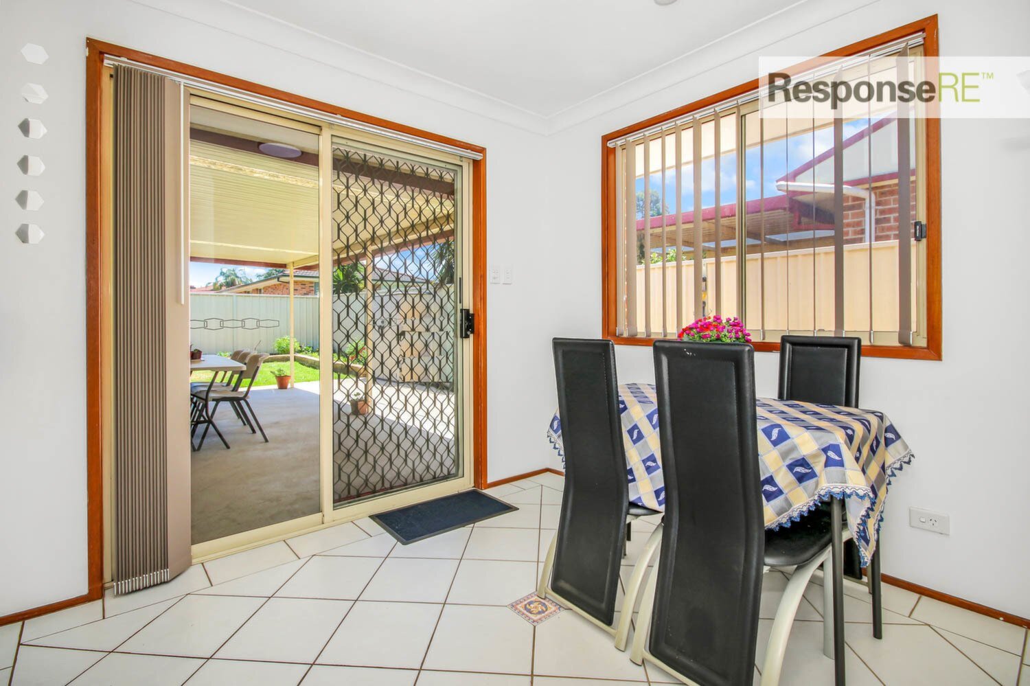 4 Pearra Way, Claremont Meadows Sold by Response Real Estate Penrith - image 1