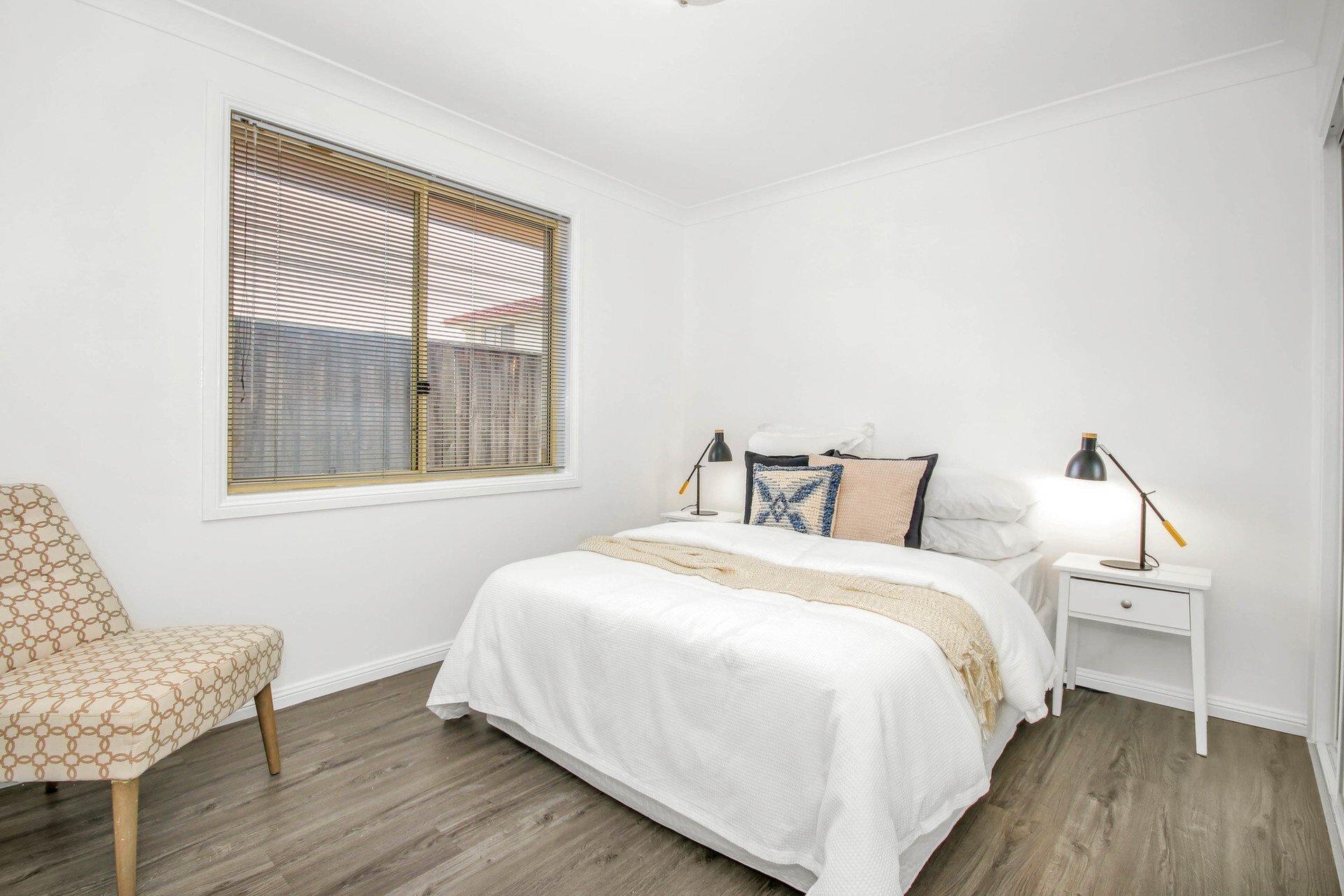 7 Coringle Place, Woodcroft Sold by ResponseRE - image 1
