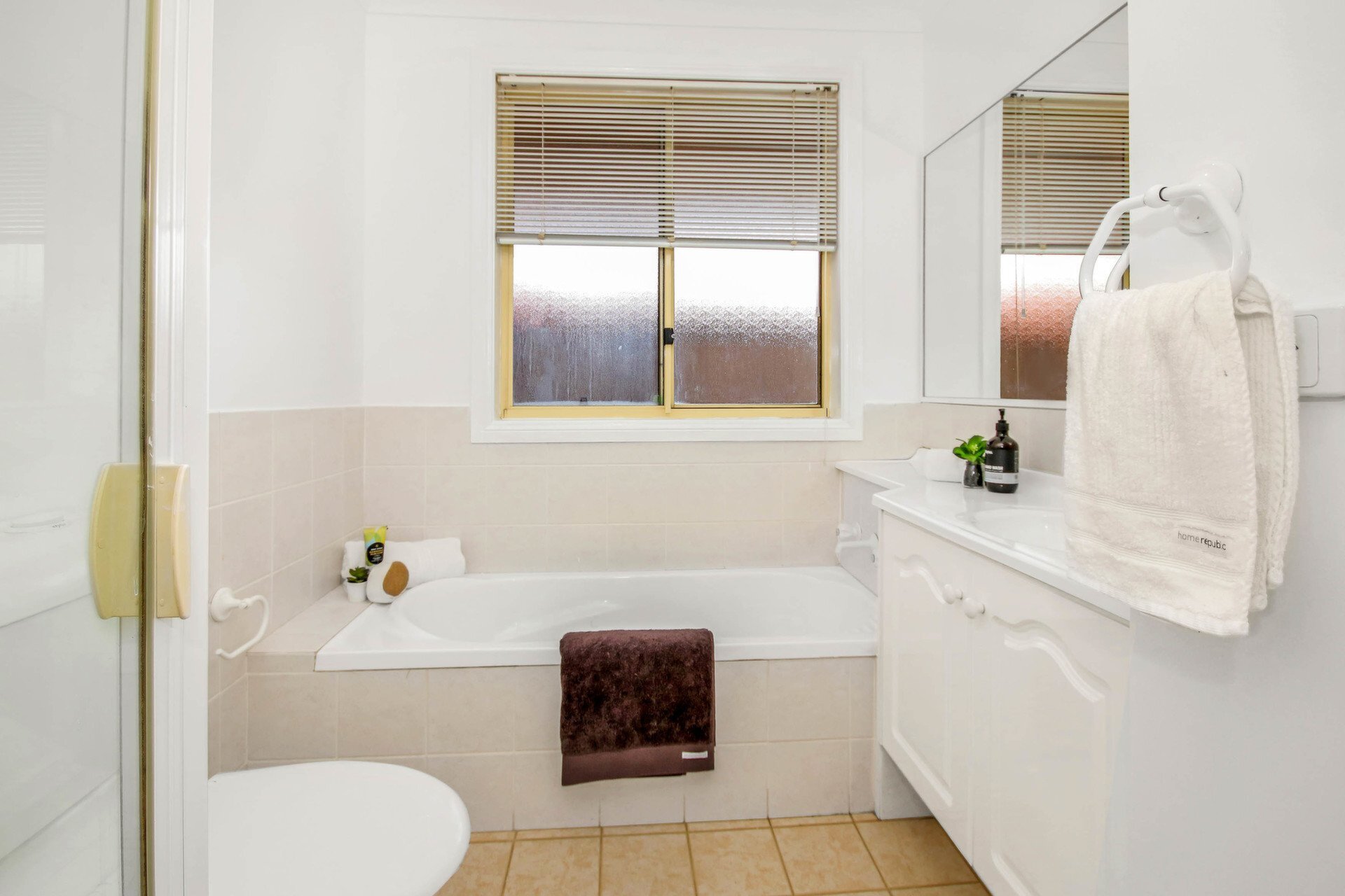 7 Coringle Place, Woodcroft Sold by ResponseRE - image 1