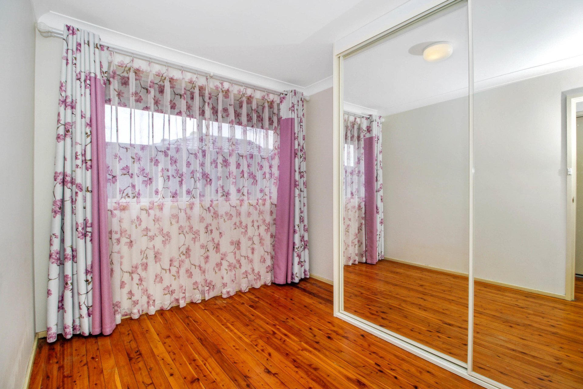 54 Chesterfield Road, South Penrith Leased by ResponseRE - image 1