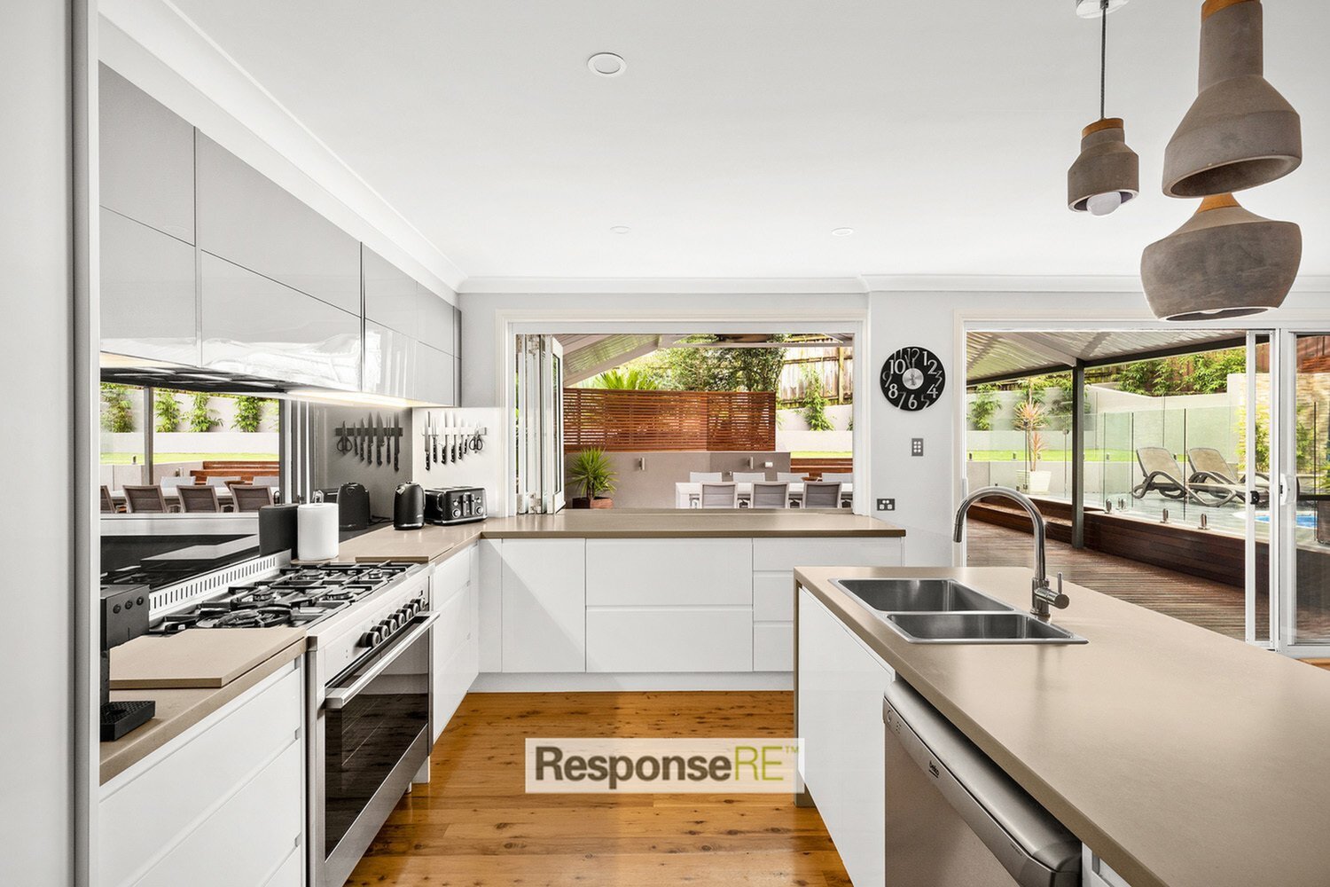 14 Rebecca Parade, Winston Hills Sold by ResponseRE Walsh Sullivan Northmead - image 1