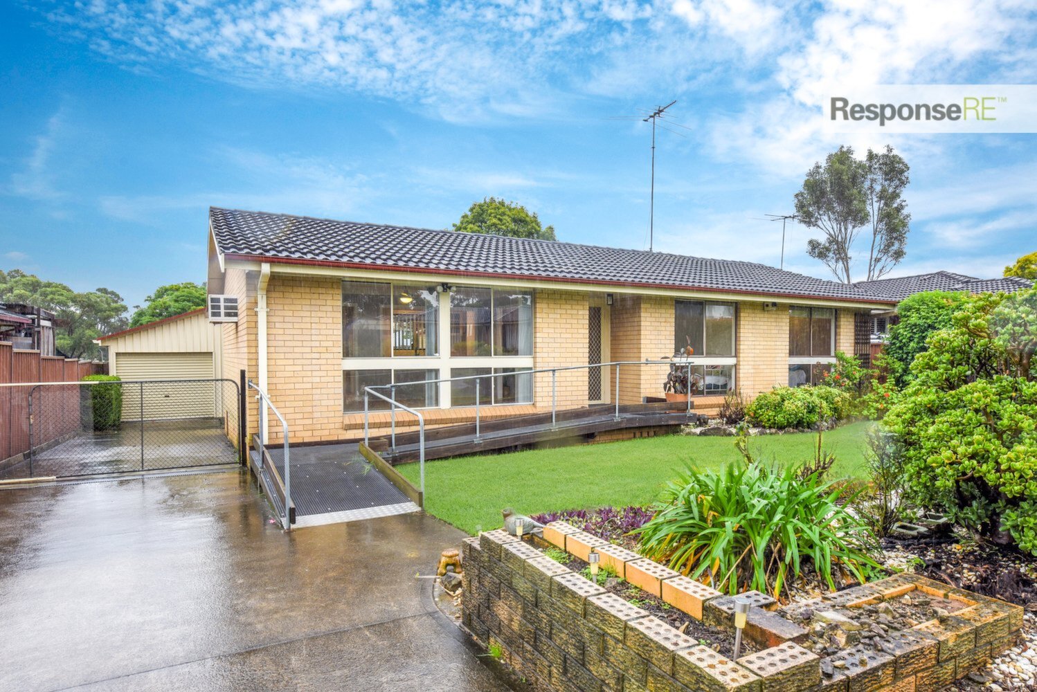 8 Peter Pan Glen, St Clair Sold by Response Real Estate Penrith - image 1