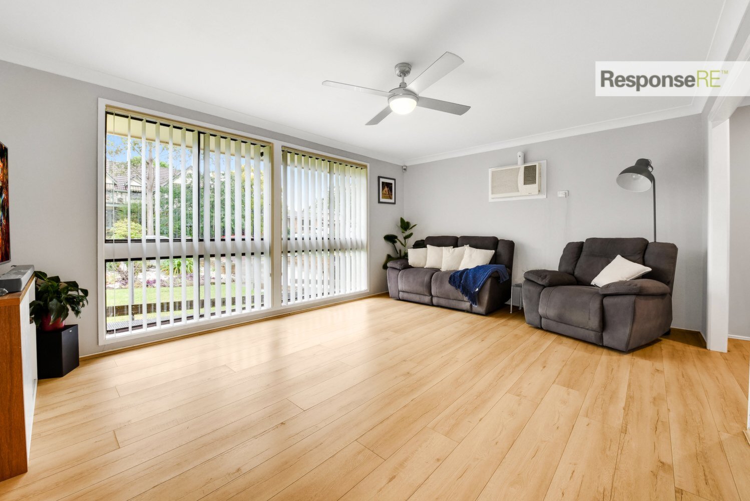 8 Peter Pan Glen, St Clair Sold by Response Real Estate Penrith - image 1