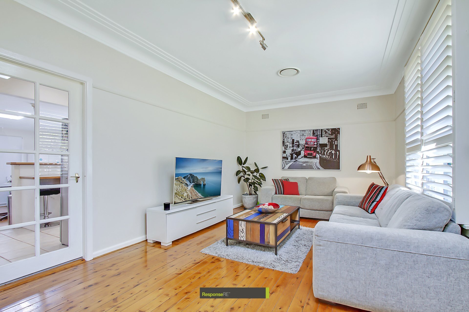 8 Anne Avenue, Seven Hills Sold by ResponseRE Walsh Sullivan Northmead - image 1