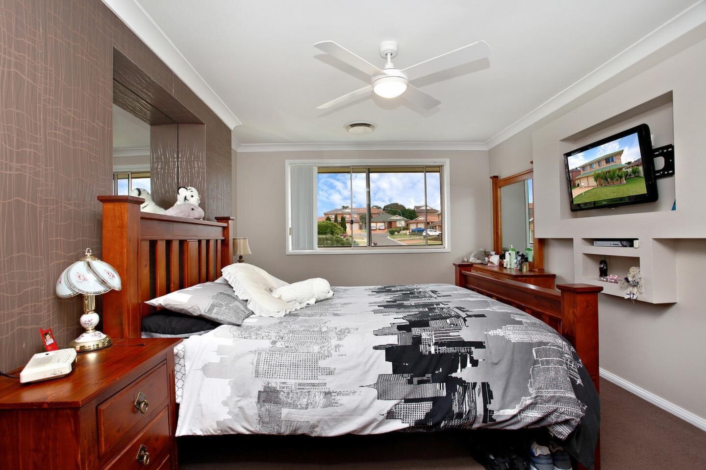 16 Coco Drive, Glenmore Park Sold by Response Real Estate Penrith - image 1