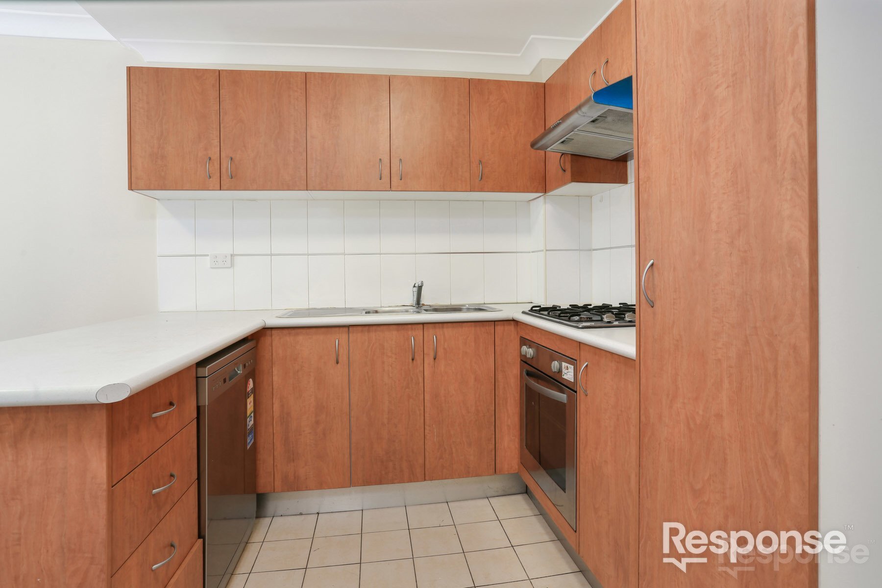 6/31 Third Avenue, Blacktown Sold by ResponseRE Norwest - image 1
