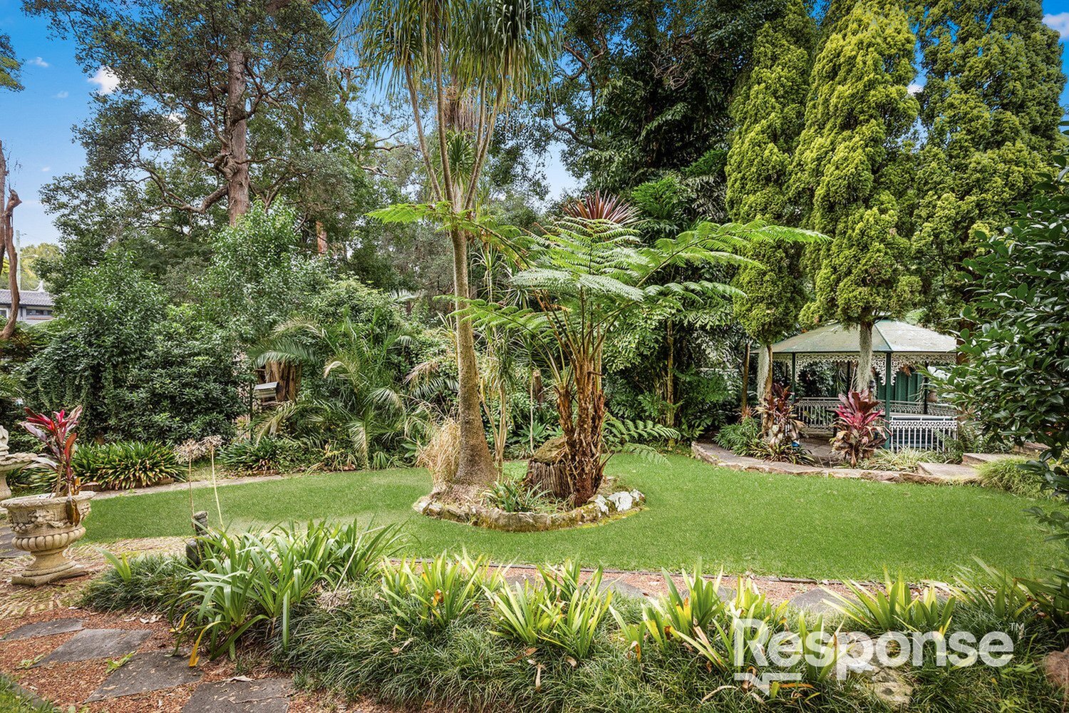 32 Ula Crescent, Baulkham Hills Sold by ResponseRE Walsh Sullivan Baulkham Hills - image 1