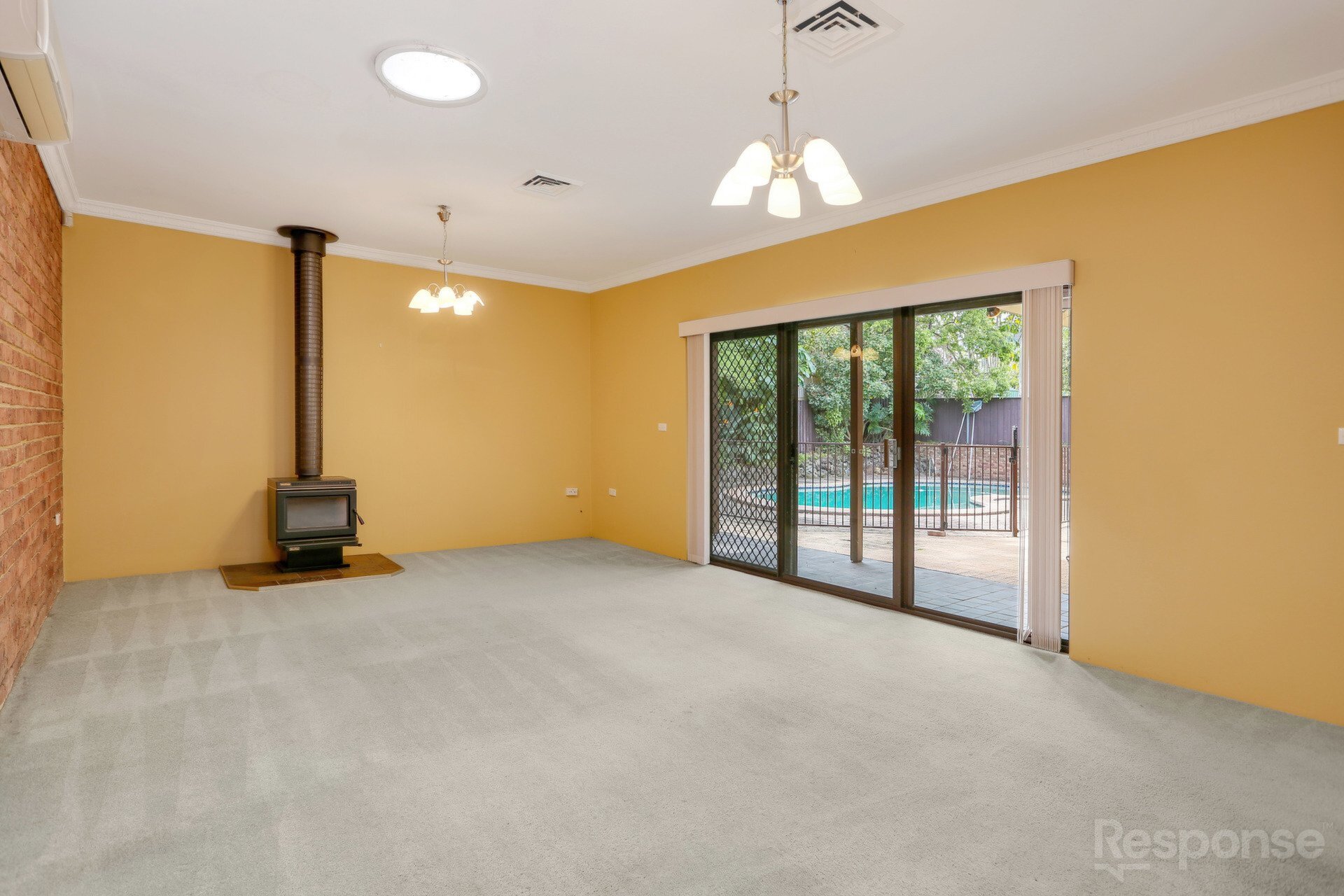 10 Cadman Crescent, Castle Hill Leased by ResponseRE - image 1