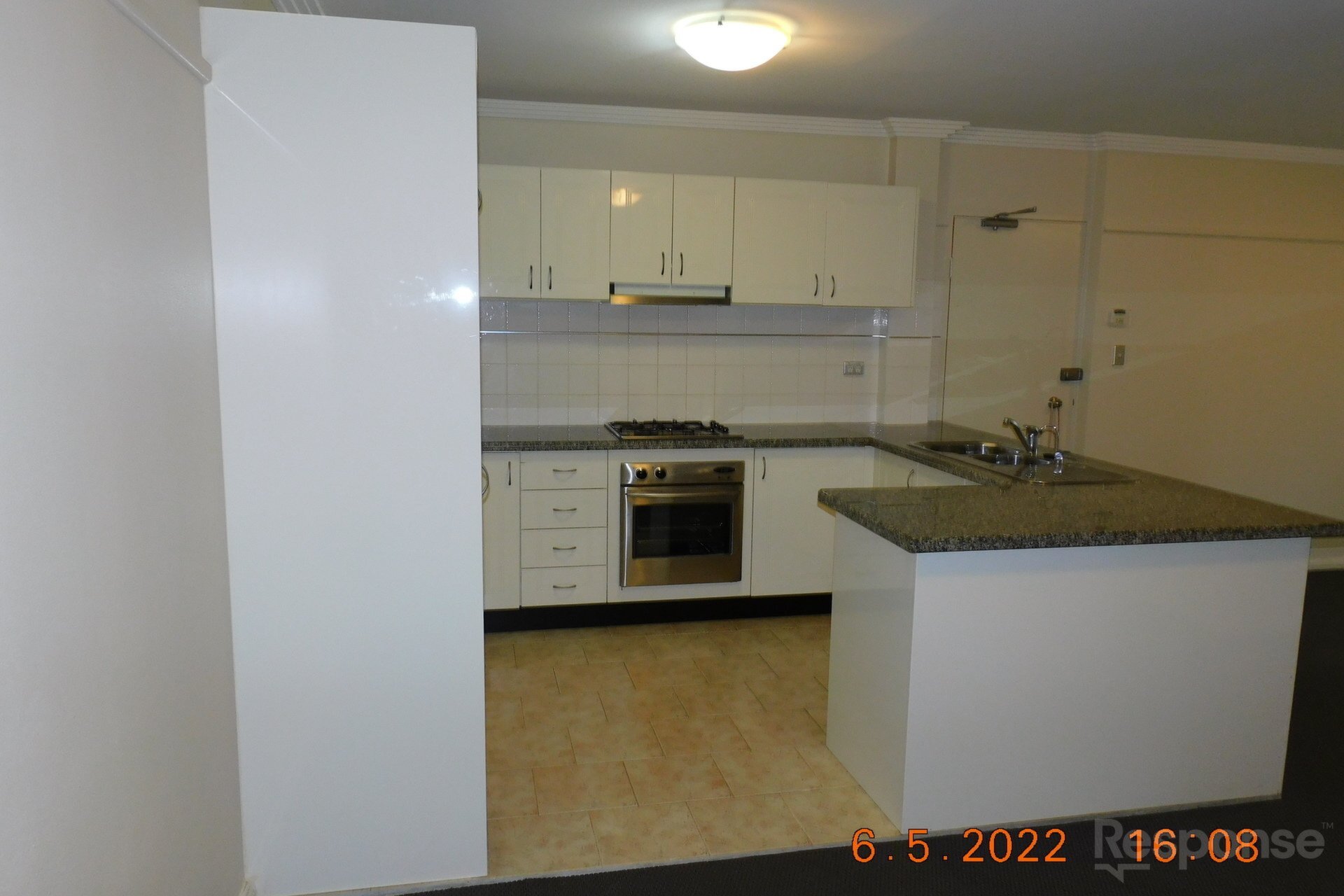 6/392 Windsor Road, Baulkham Hills Leased by ResponseRE - image 1