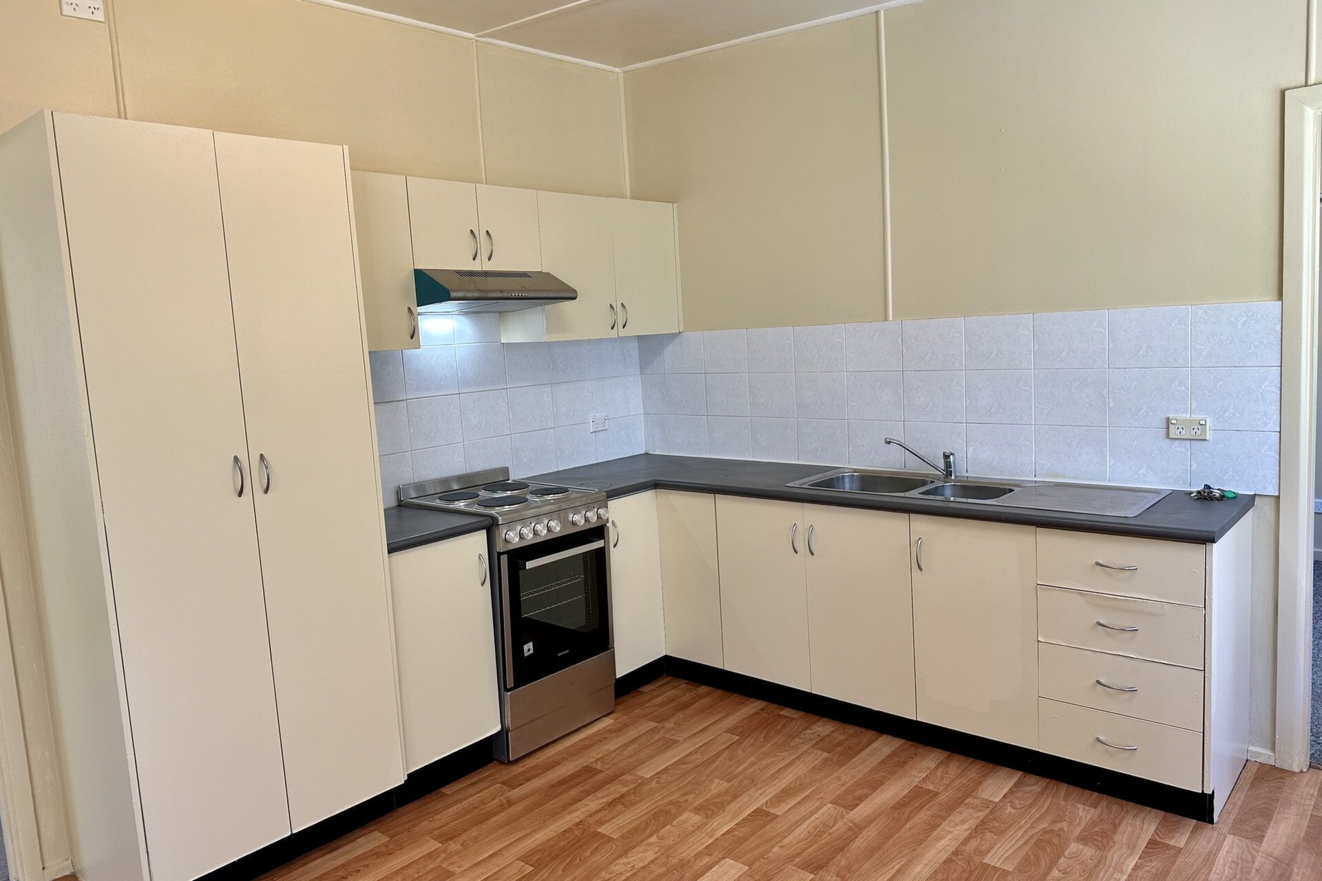 81 Douglas Road, Blacktown Leased by ResponseRE Norwest - image 1