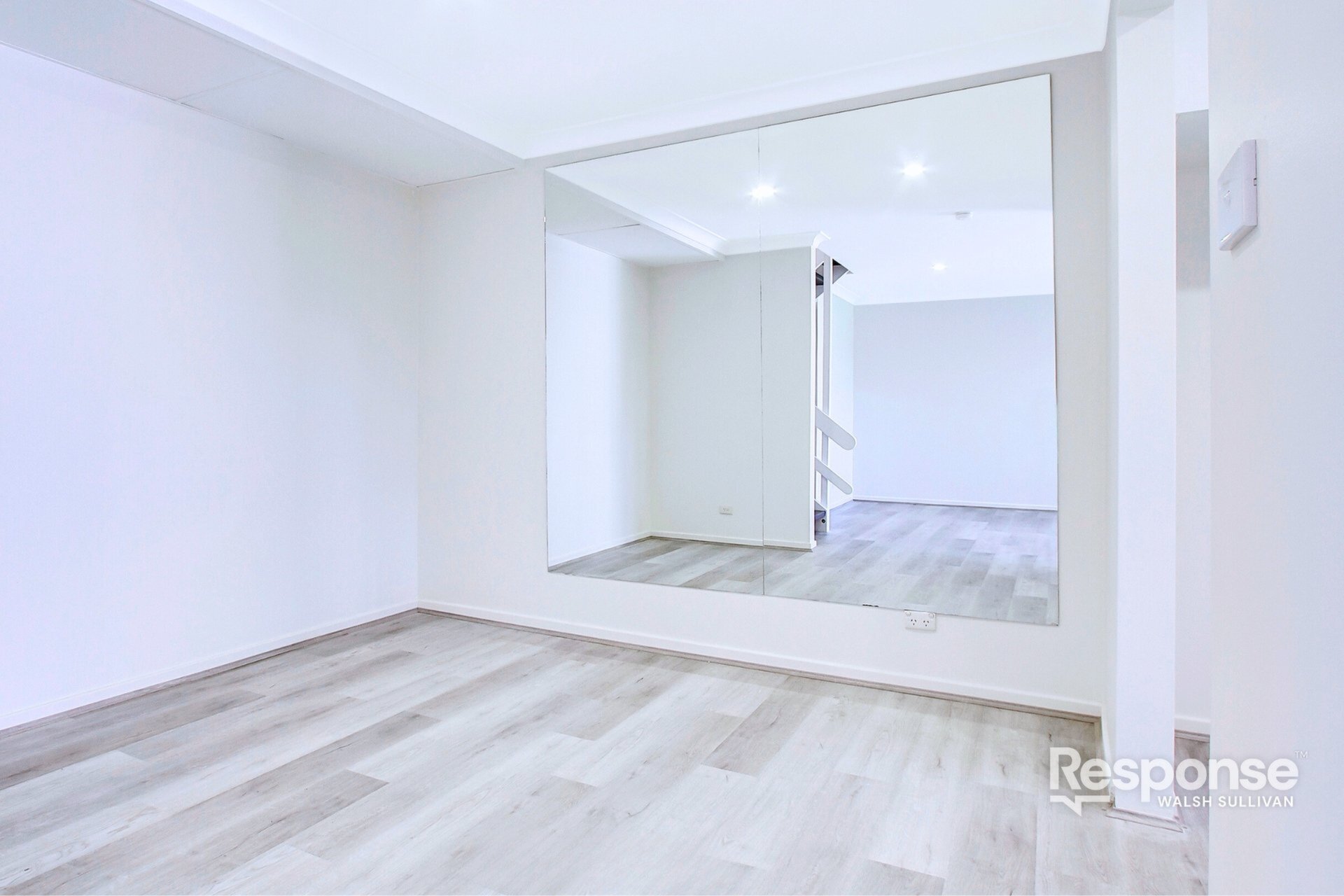 8/53 Brisbane Road, Castle Hill Leased by ResponseRE Walsh Sullivan Northmead - image 1