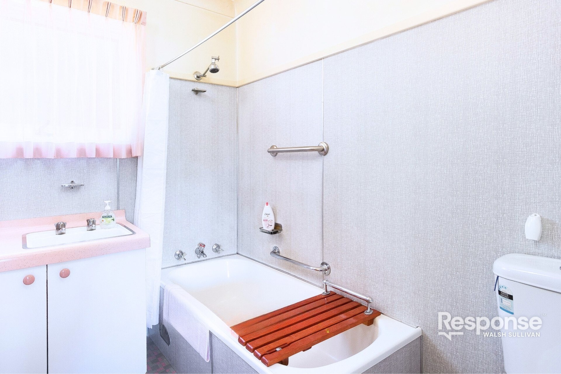 5 Ambleside Drive, Castle Hill Leased by ResponseRE Walsh Sullivan Baulkham Hills - image 1