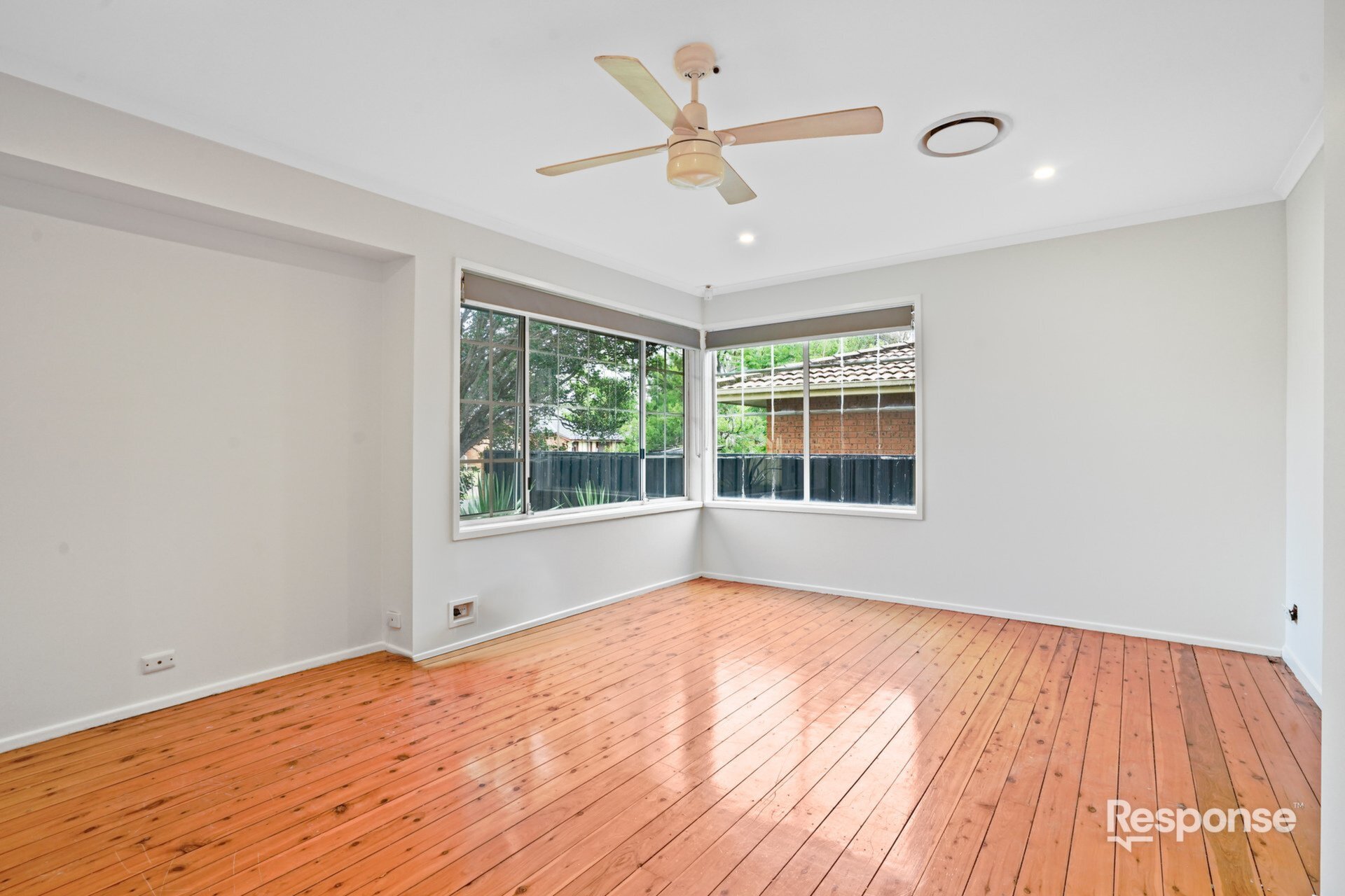 20 Mosely Avenue, South Penrith Sold by Response Real Estate Penrith - image 1