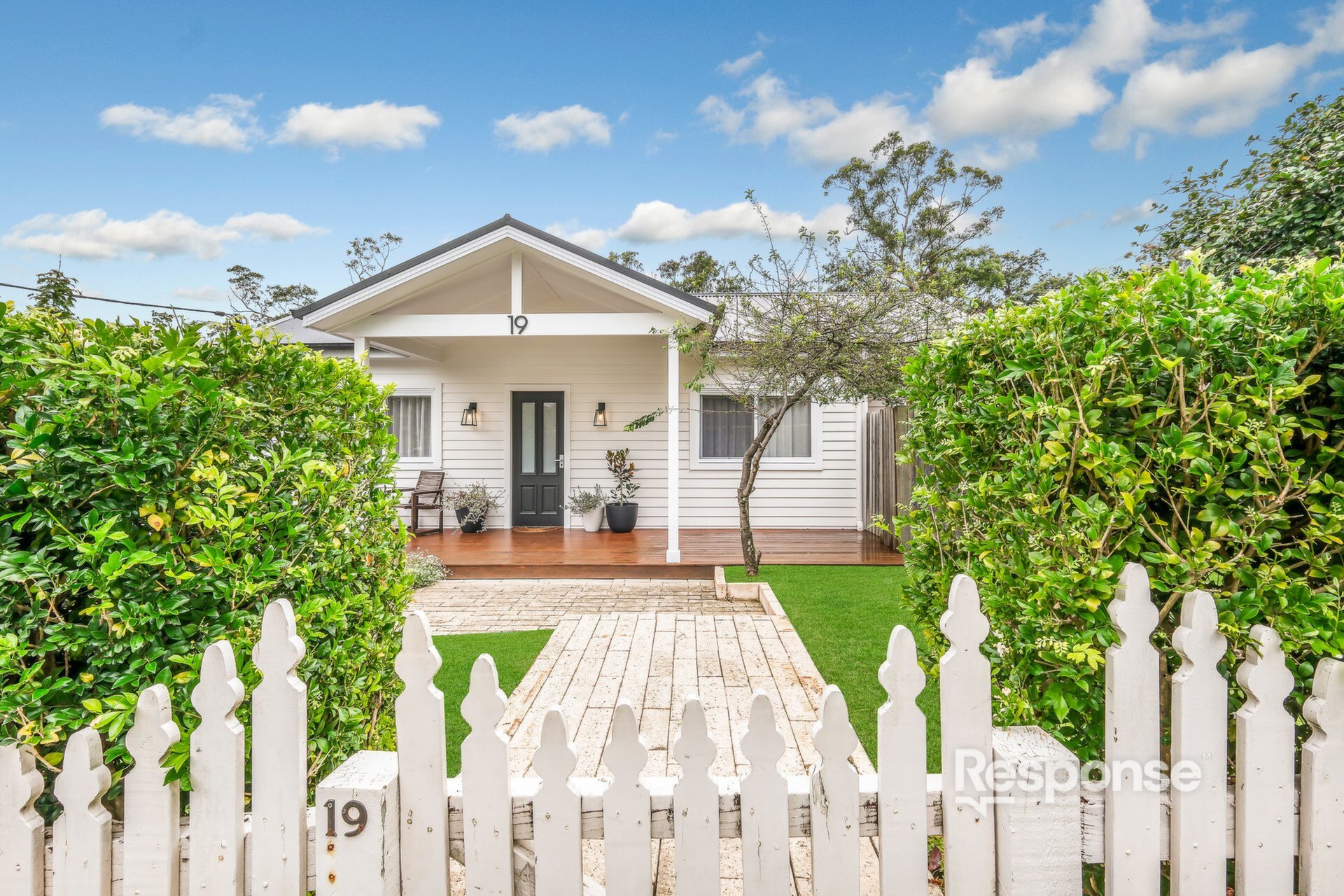 19 Martin Place, Faulconbridge Sold by ResponseRE - image 1
