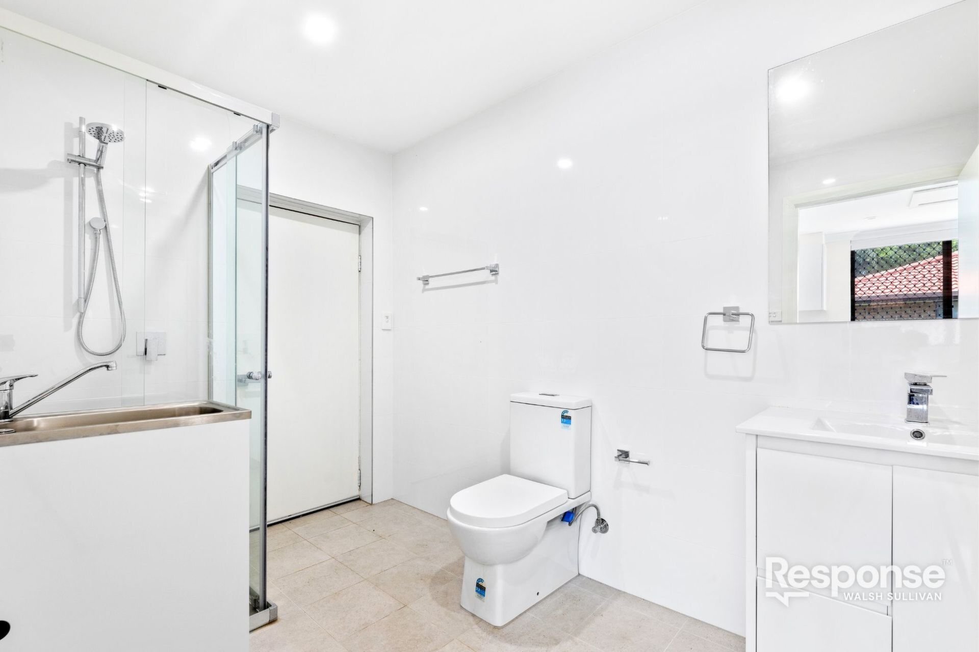 4 Austin Woodbury Place, Toongabbie Sold by ResponseRE Walsh Sullivan Northmead - image 1
