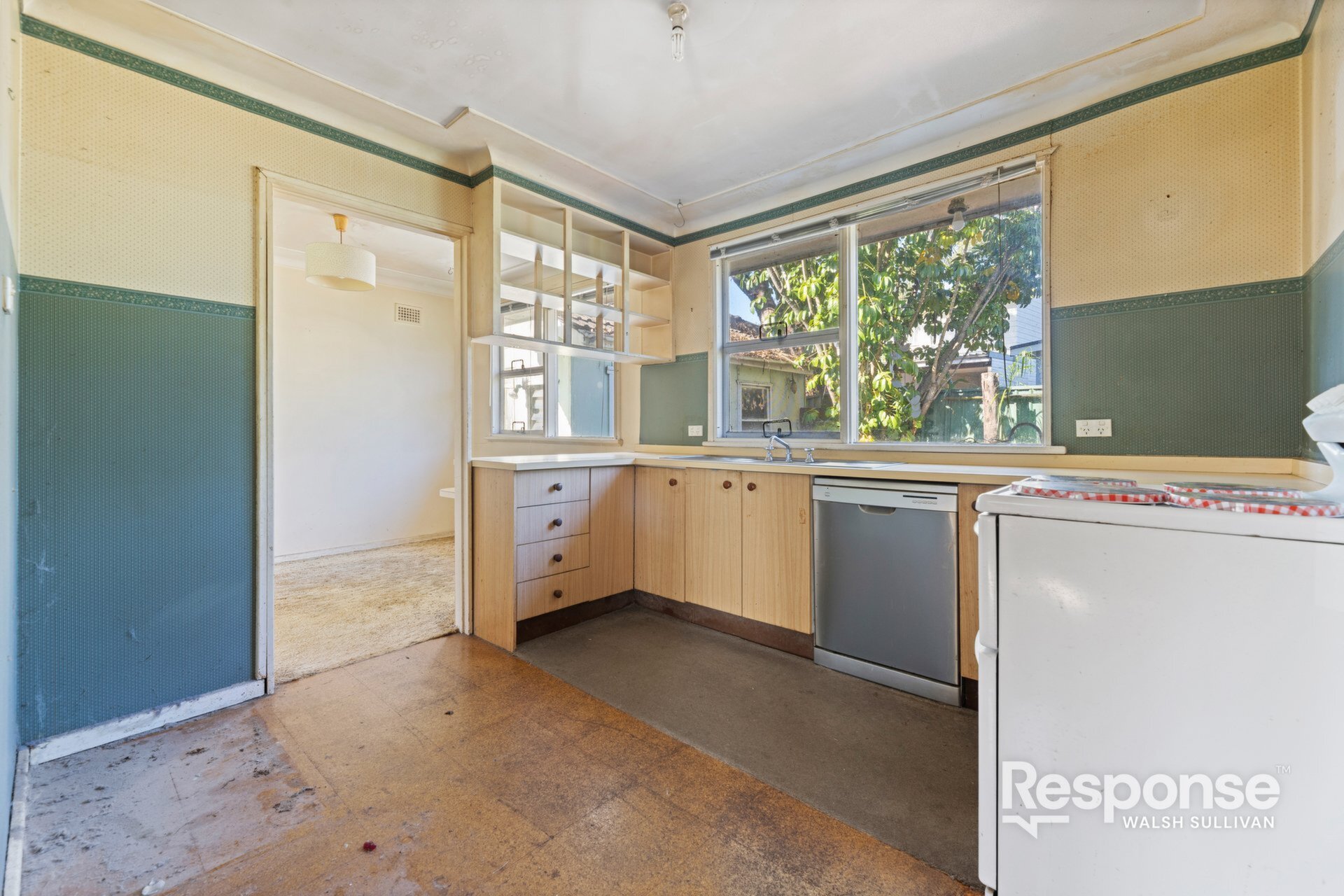 10 Cosimo Street, Toongabbie Sold by ResponseRE Walsh Sullivan Northmead - image 1