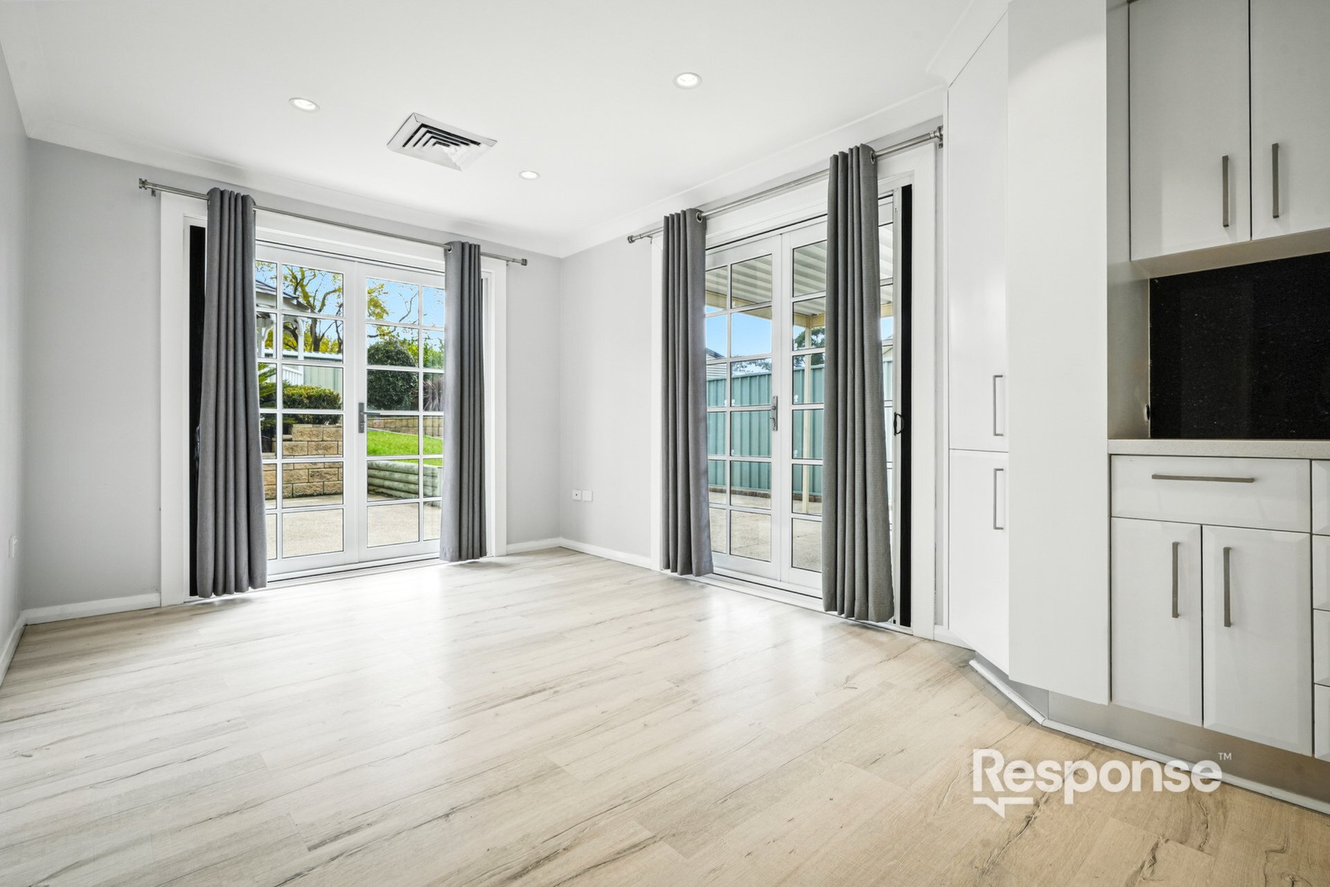 8 Nardu Place, South Penrith Sold by ResponseRE - image 1