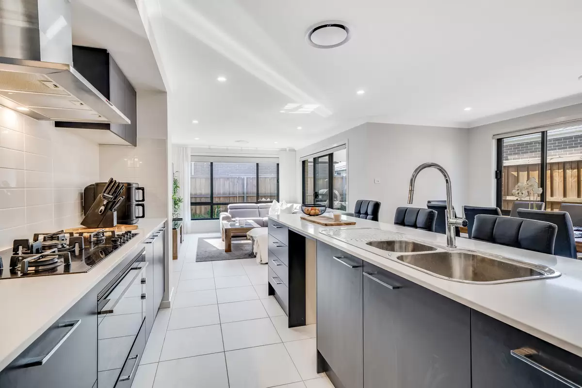 150 Valletta Drive, Gables Sold by ResponseRE Norwest - image 1