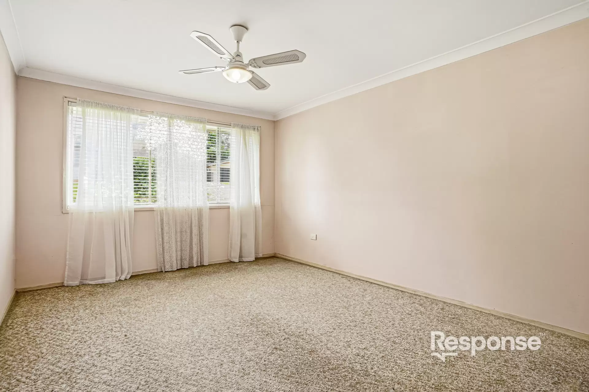 25 Gladswood Avenue, South Penrith Sold by ResponseRE - image 1