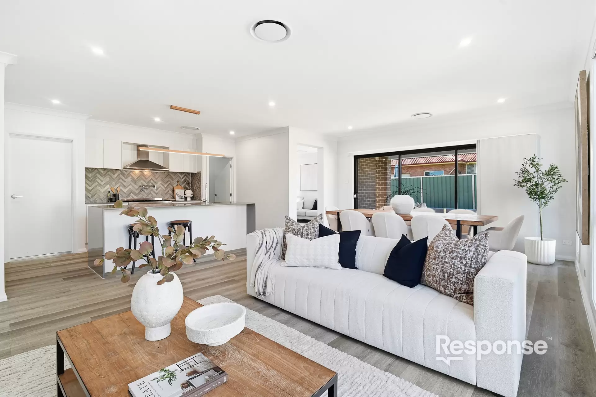 5 Pioneer Grove, Werrington Downs Sold by ResponseRE - image 1