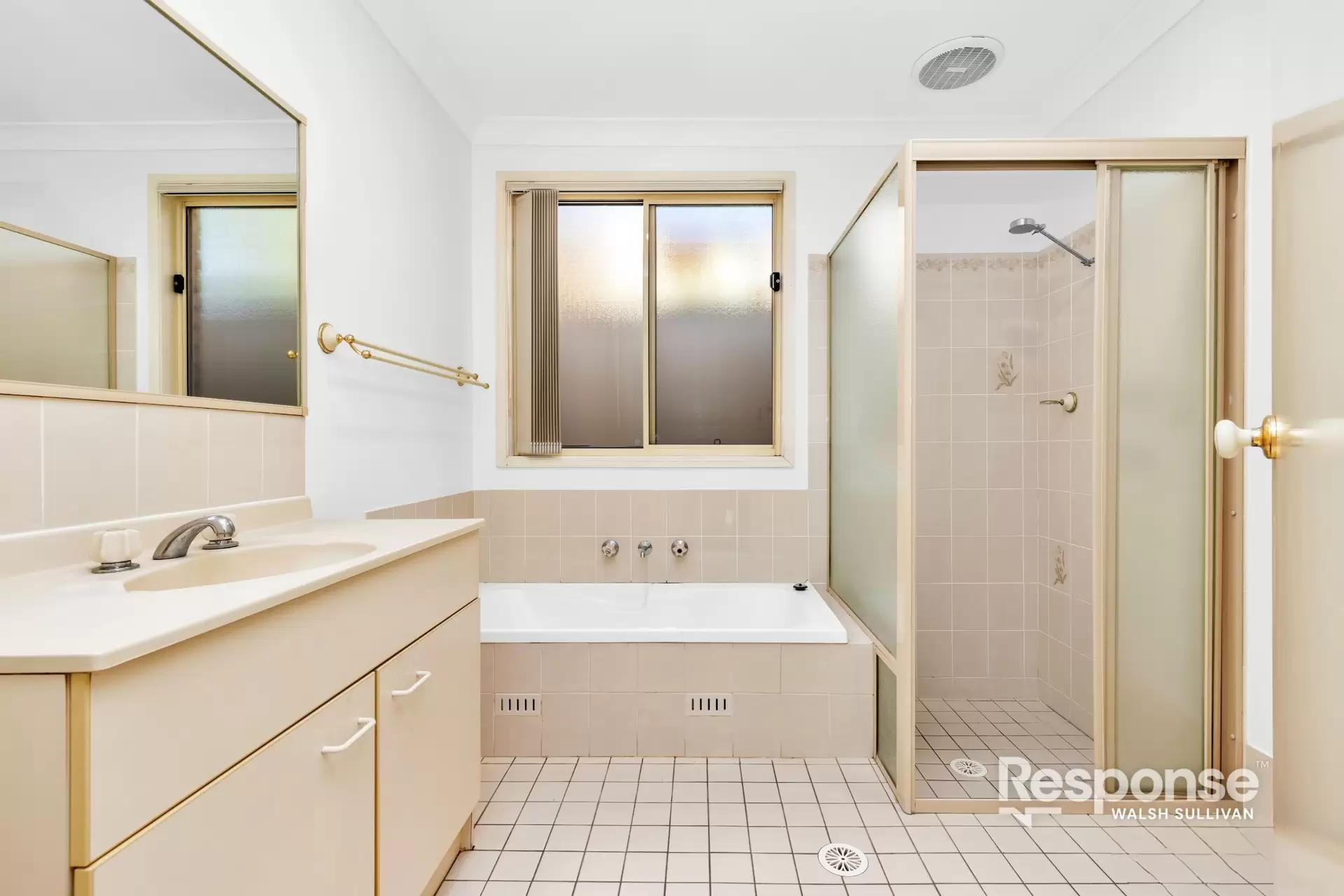 1 Mazari Grove, Stanhope Gardens For Lease by ResponseRE - image 1