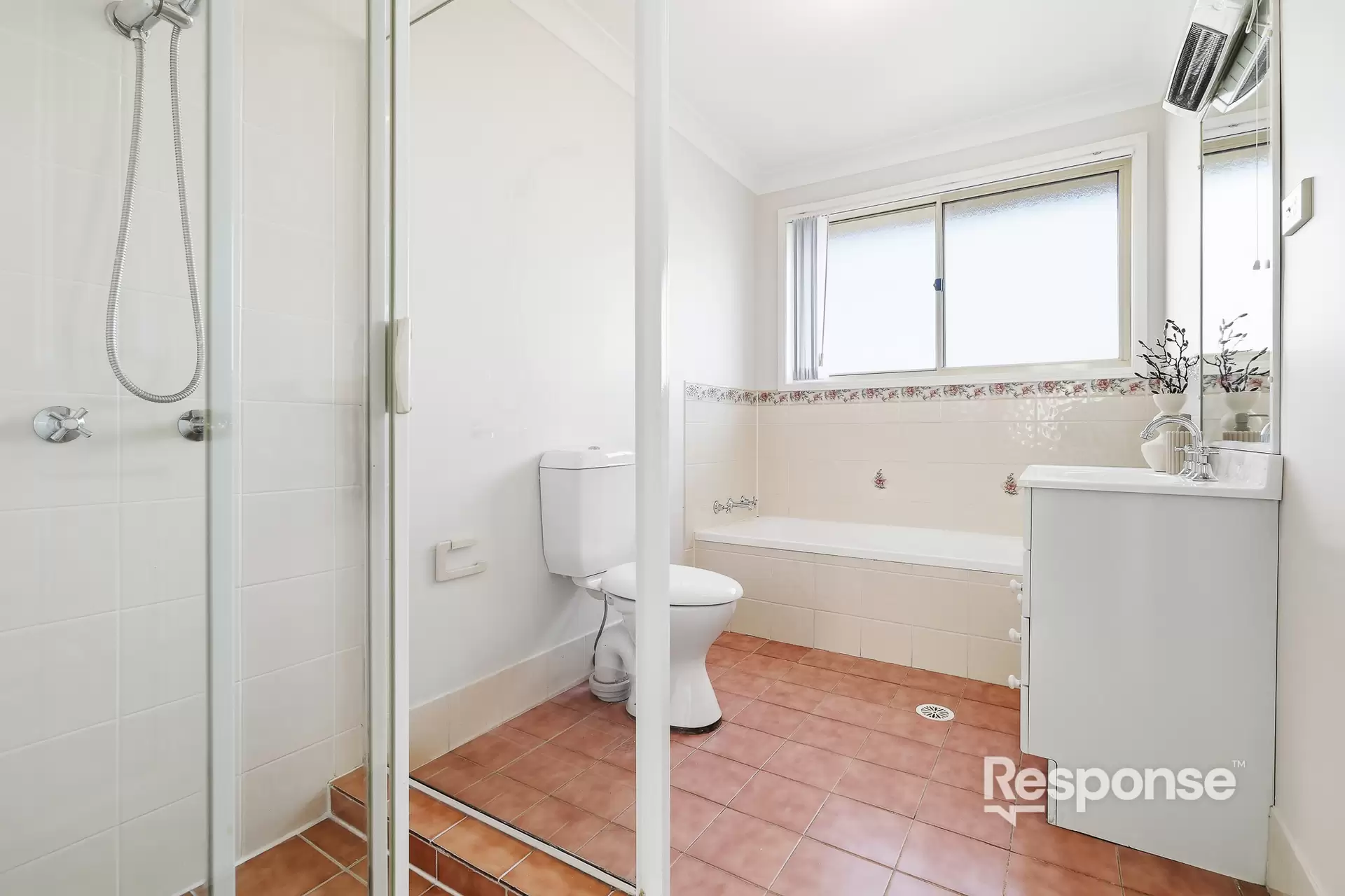 21/103-111 The Lakes Drive, Glenmore Park Sold by ResponseRE - image 1