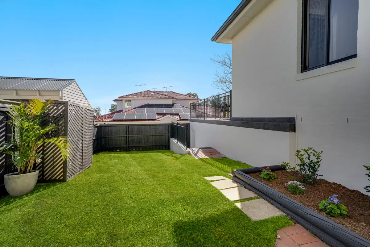 3 Valadon Place, Norwest Sold by ResponseRE - image 1