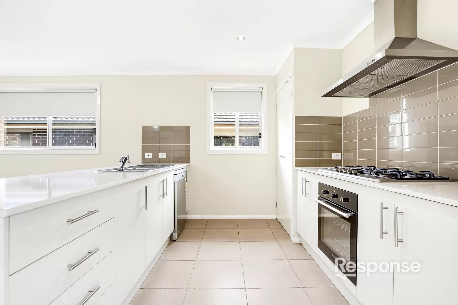 7 Flagship Ridge, Jordan Springs Leased by ResponseRE - image 1