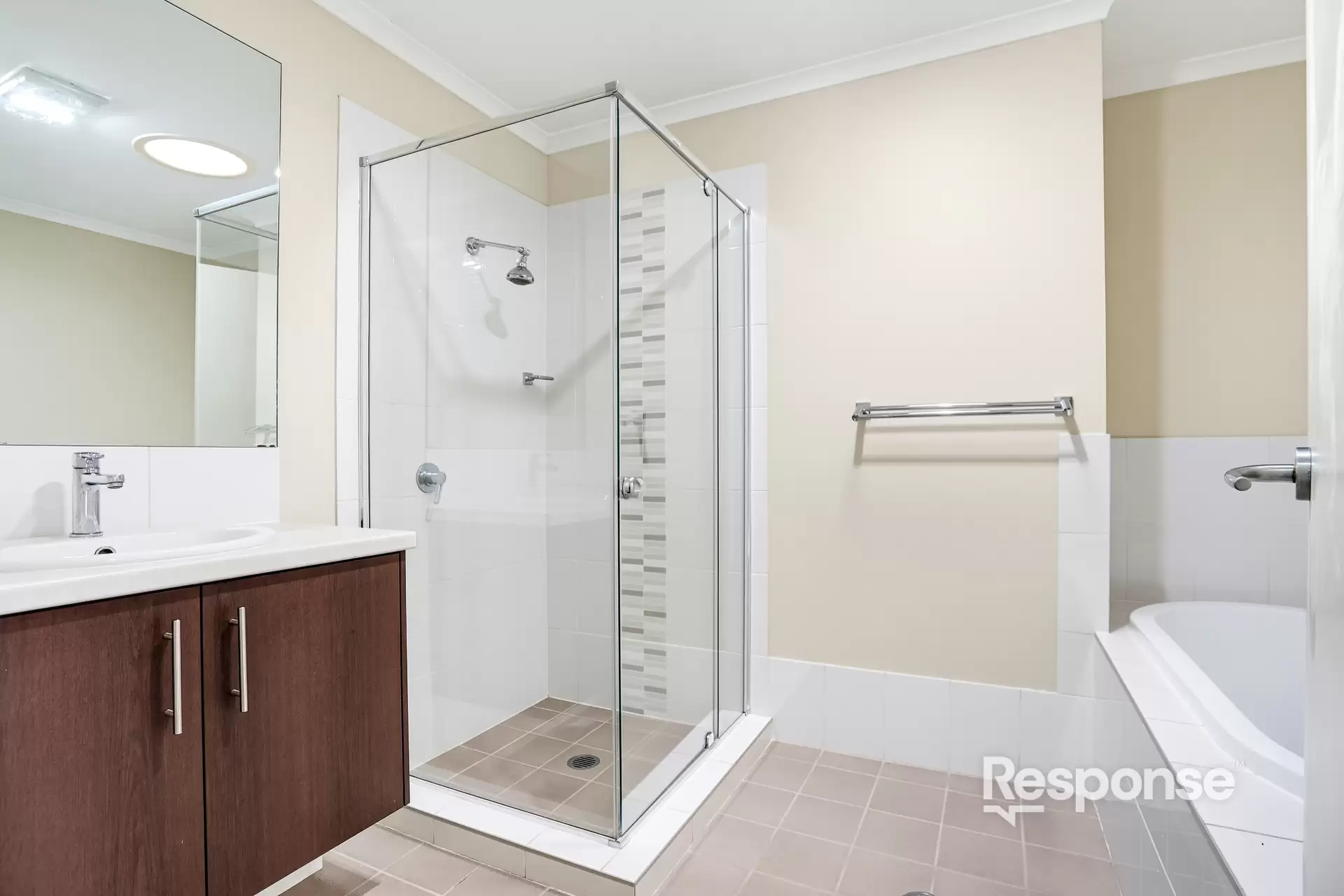 7 Flagship Ridge, Jordan Springs Leased by ResponseRE - image 1