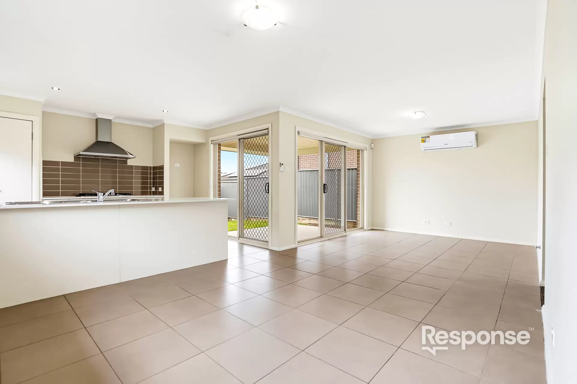 7 Flagship Ridge, Jordan Springs Leased by ResponseRE - image 1