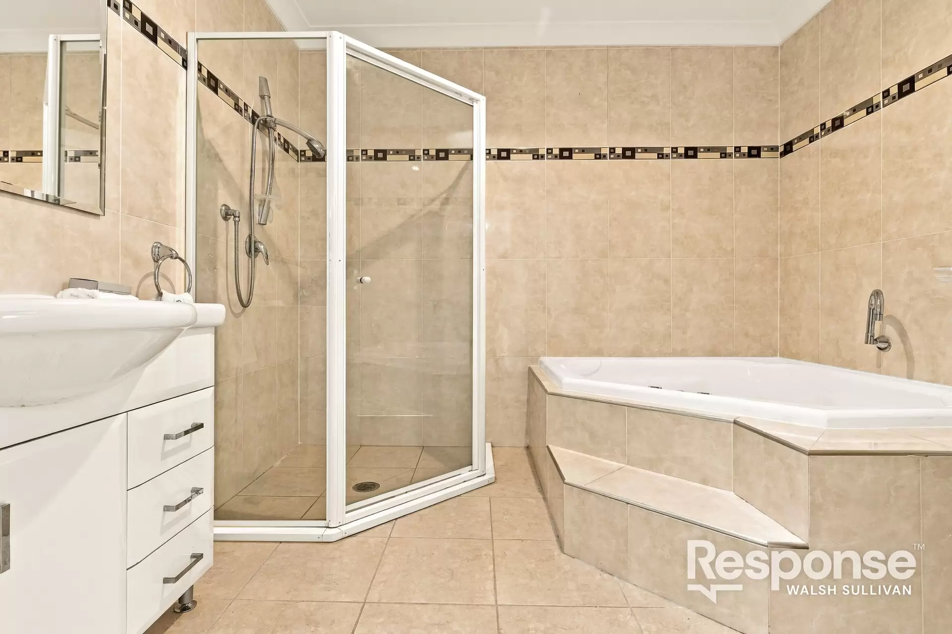 4/342 Old Northern Road, Castle Hill Auction by ResponseRE - image 1