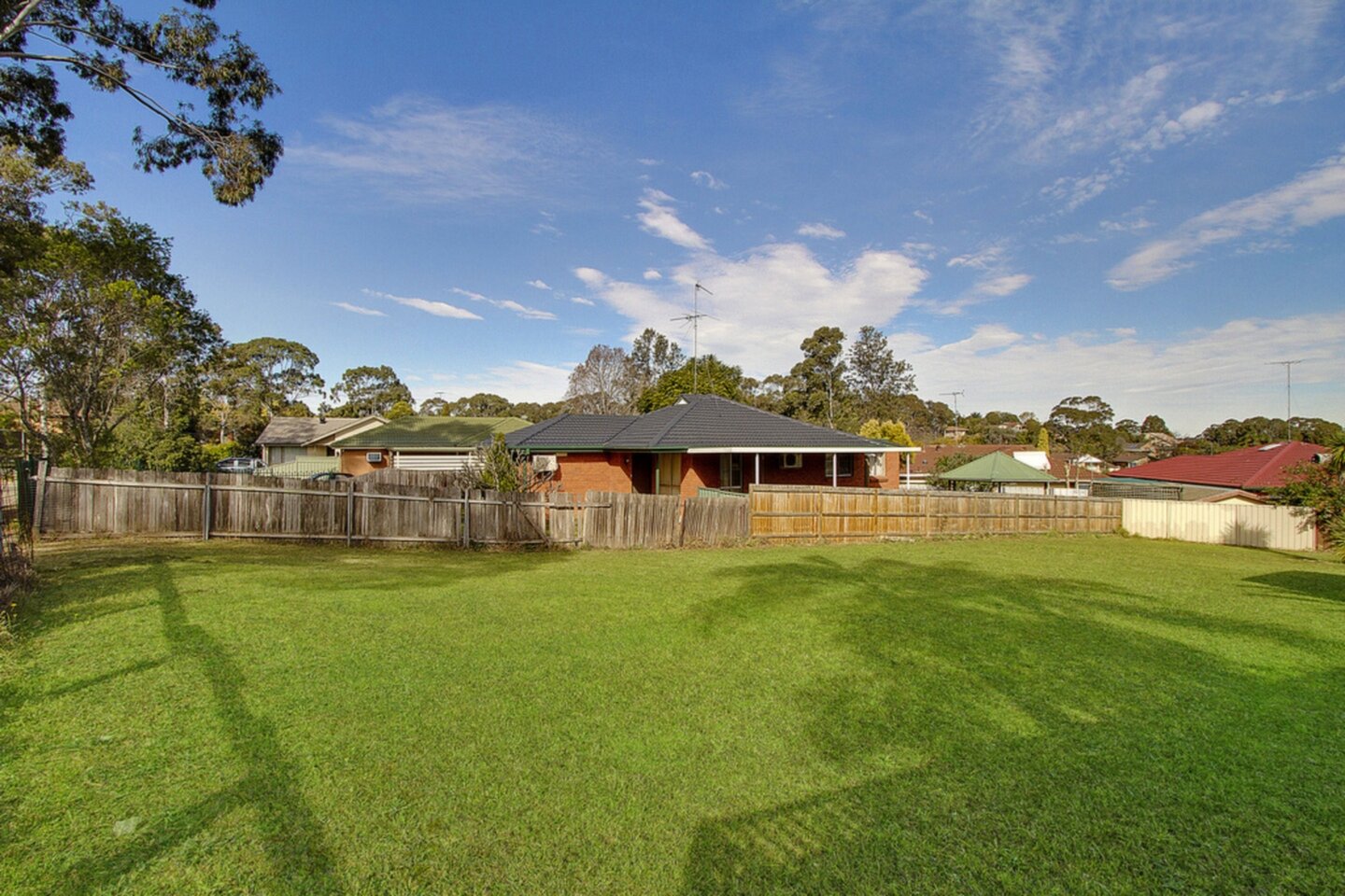 4 Nairana Drive, Marayong Sold by ResponseRE Norwest - image 1