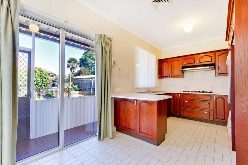 Old Toongabbie Sold by ResponseRE Walsh Sullivan Northmead - image 1