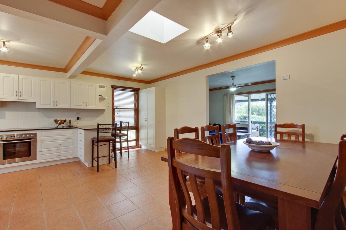 88 Solander Road, Seven Hills Sold by ResponseRE Walsh Sullivan Northmead - image 1