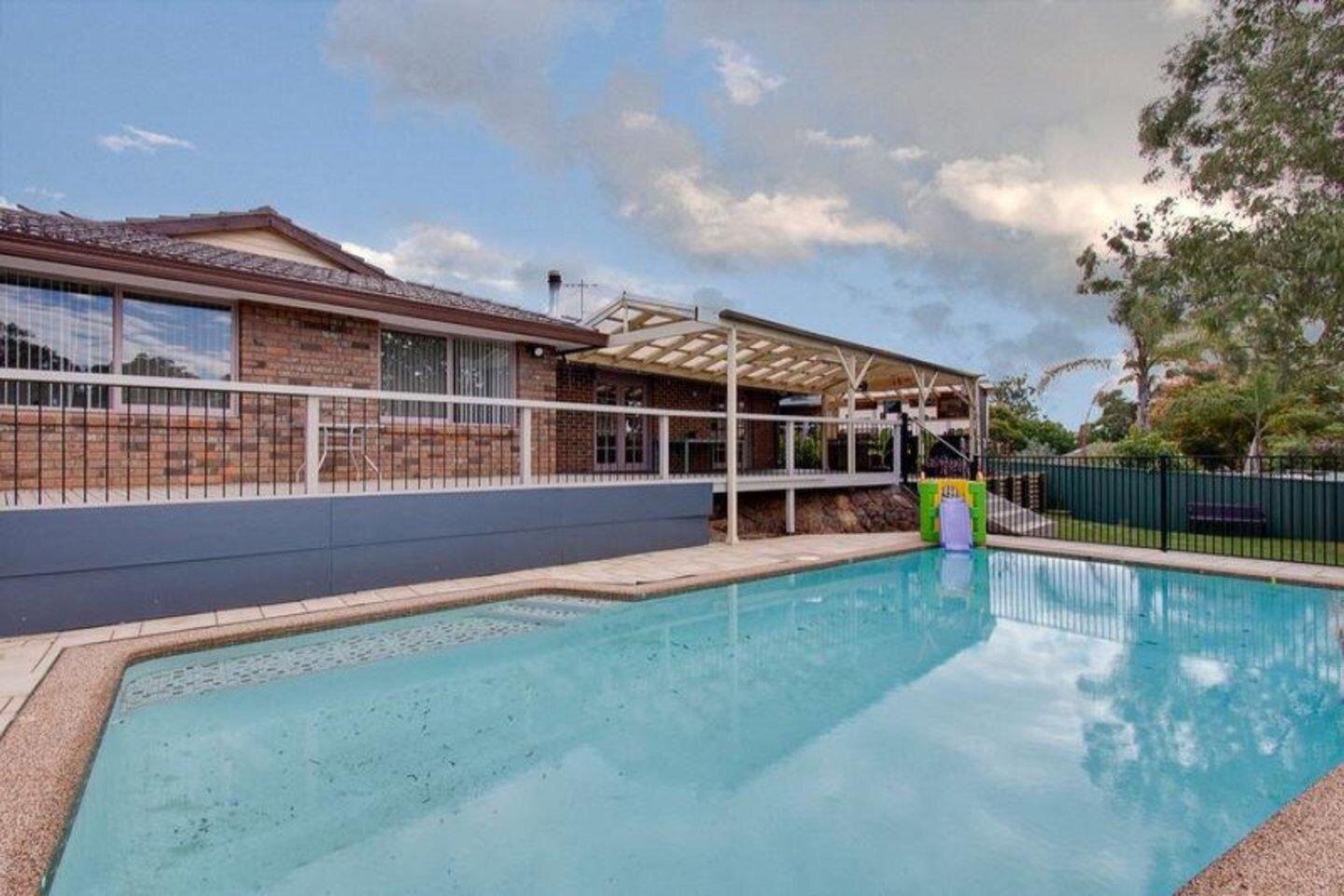 36 Sutherland Road, Kings Langley Sold by ResponseRE Walsh Sullivan Baulkham Hills - image 1