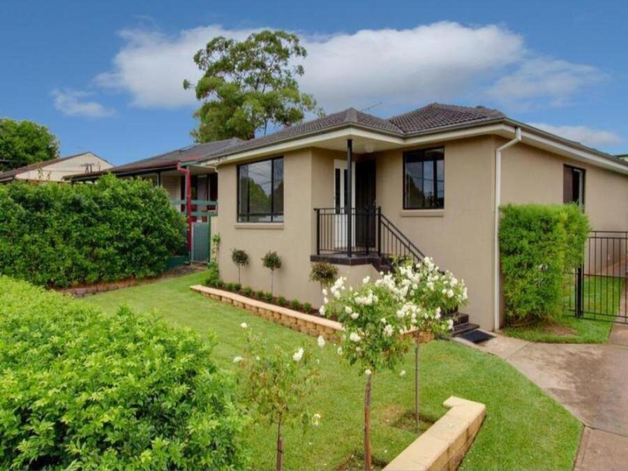 86 Solander Road, Seven Hills Sold by ResponseRE Walsh Sullivan Northmead - image 1