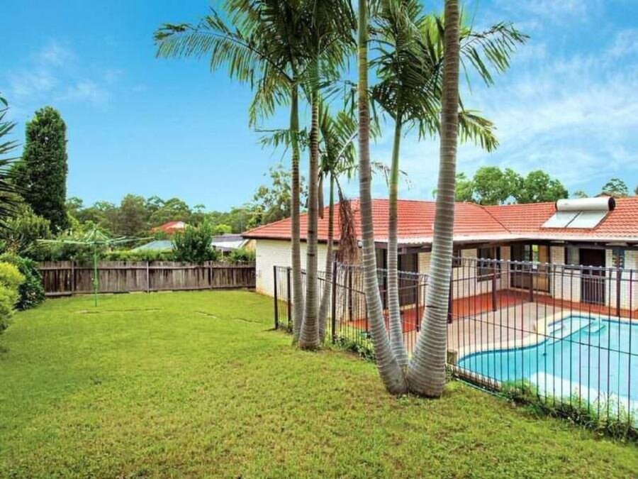 11 Crestwood Drive, Baulkham Hills Sold by ResponseRE Walsh Sullivan Baulkham Hills - image 1