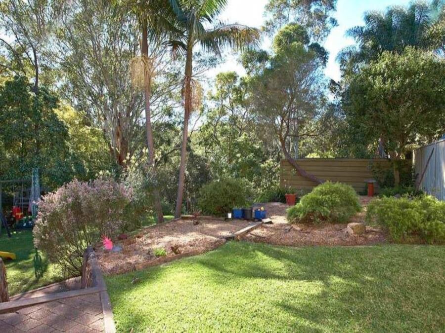 8 Rutherglen Avenue, Northmead Sold by ResponseRE Walsh Sullivan Baulkham Hills - image 1