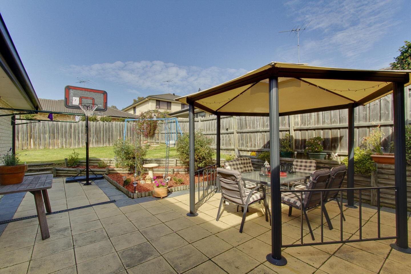 14 Stanford Circuit, Rouse Hill Sold by ResponseRE Walsh Sullivan Northmead - image 1
