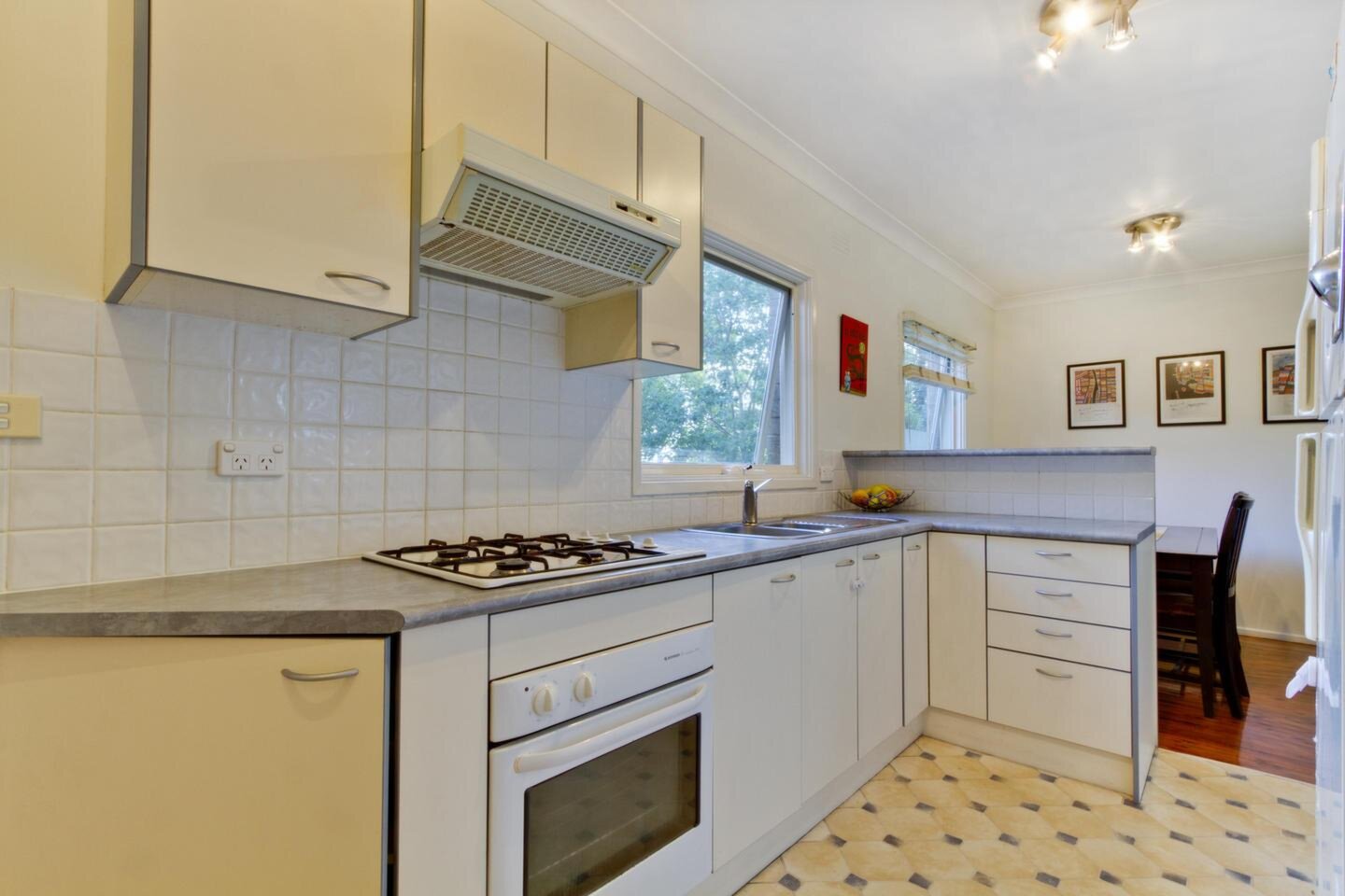 24 Carmel Place, Winston Hills Sold by ResponseRE Walsh Sullivan Northmead - image 1