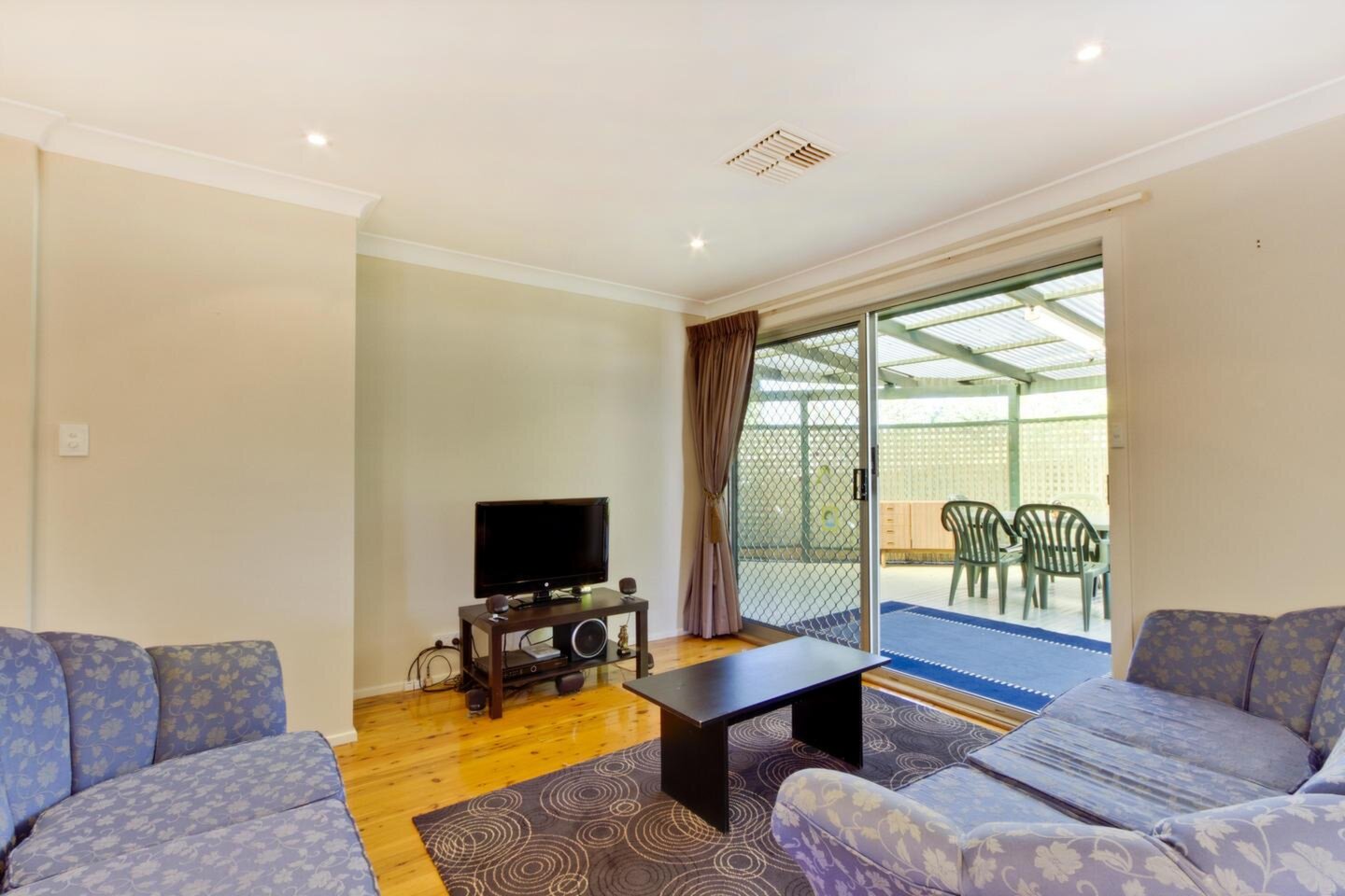 6 Woodlawn Drive, Toongabbie Sold by ResponseRE Walsh Sullivan Northmead - image 1