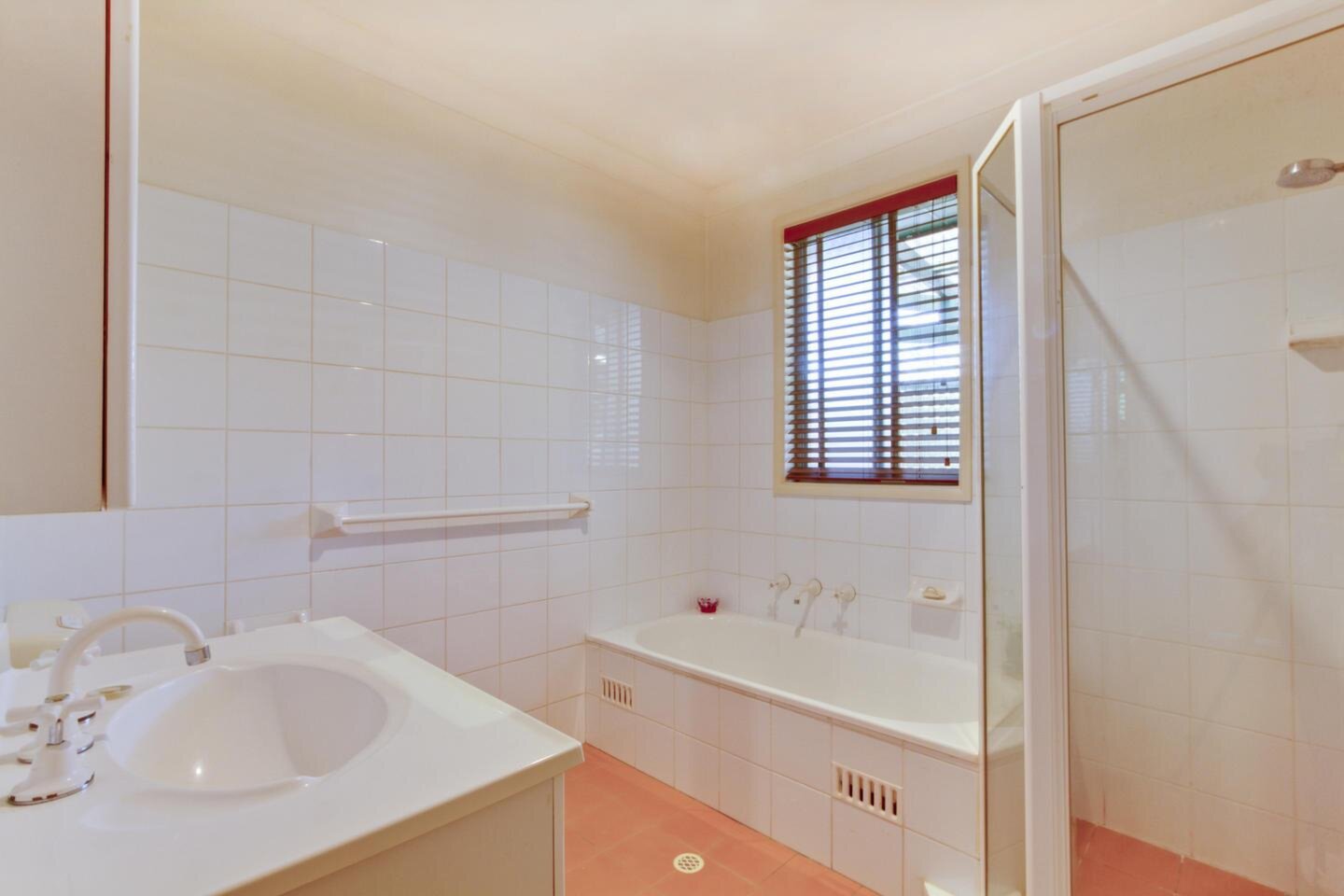 6 Woodlawn Drive, Toongabbie Sold by ResponseRE Walsh Sullivan Northmead - image 1